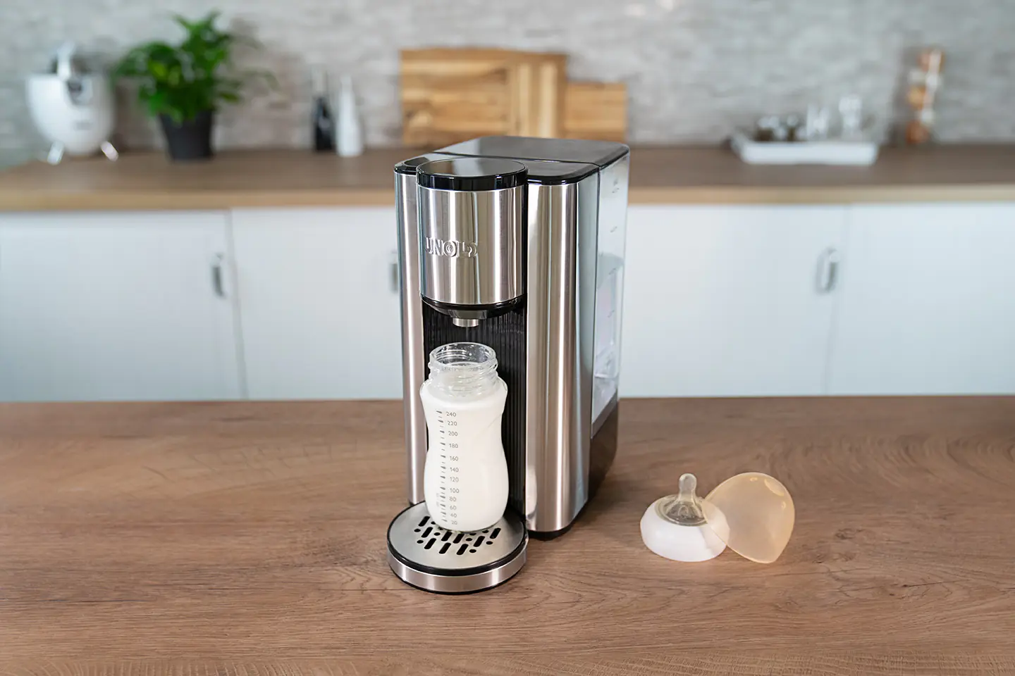Unold Express Heißwasserbereiter Ava 2,5 L 2600 Watt schwarz
