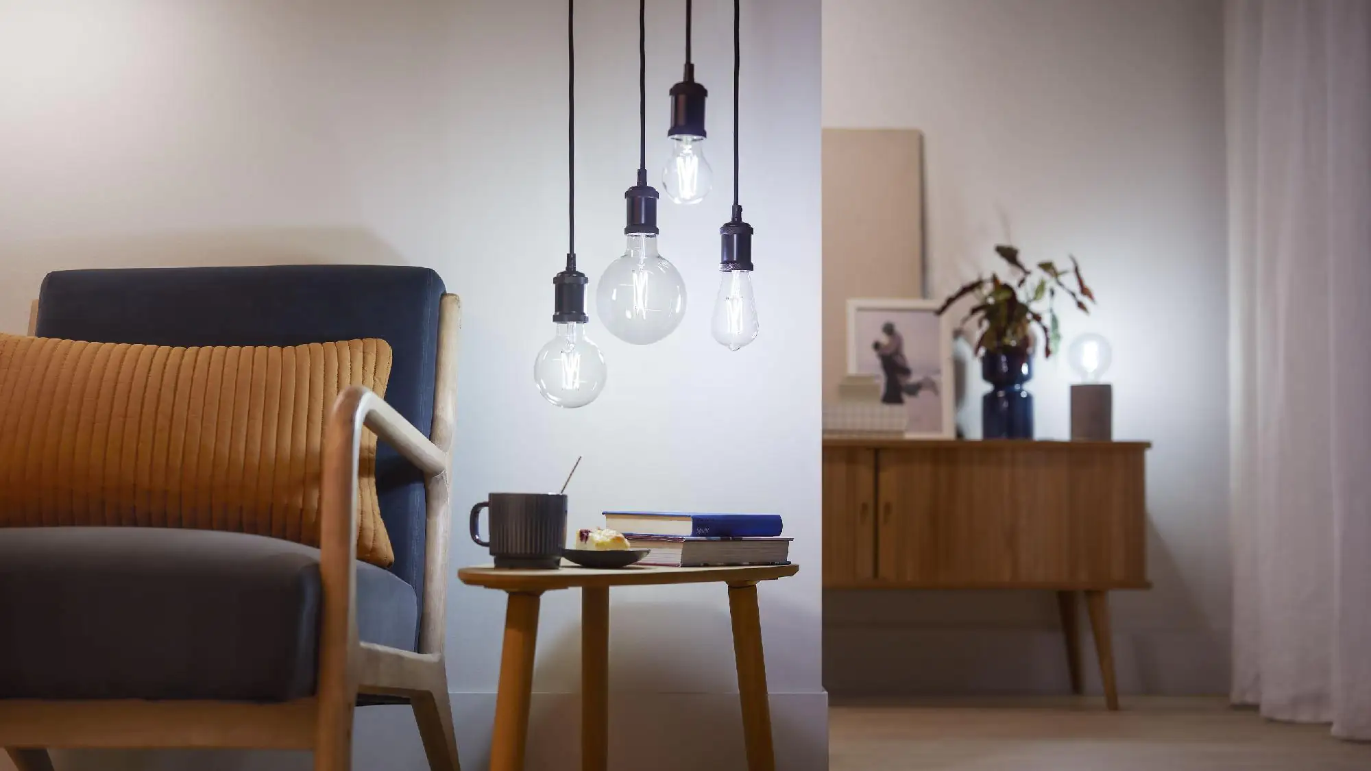 Philips Smart LED Leuchtmittel Tunable White Clear ST64 E27 Edisonform 7 W