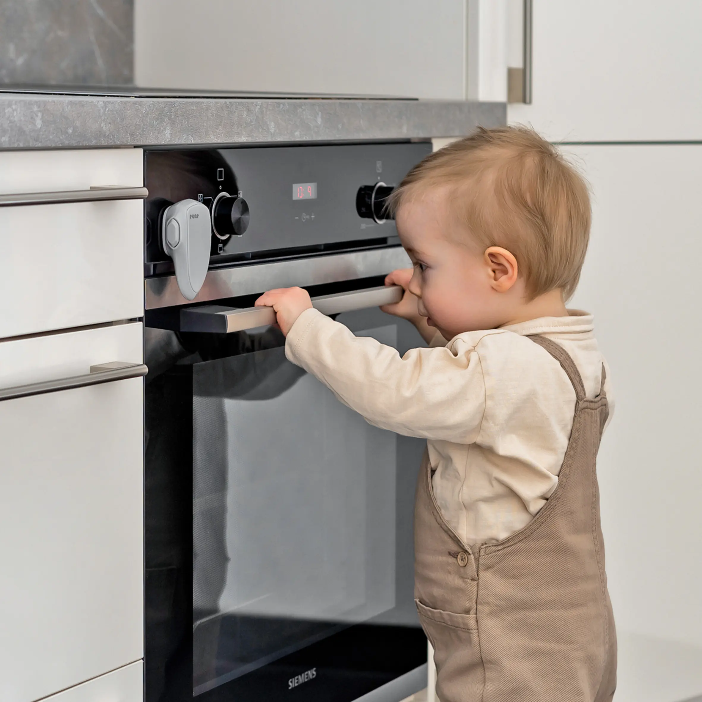 reer Kindersicherung für Backofen Kunststoff grau