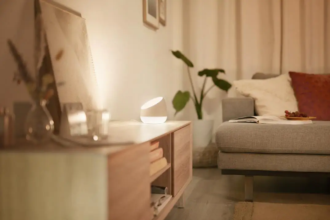 WiZ LED Tischleuchte Squire weiß dimmbar RGBW WiZ Connected