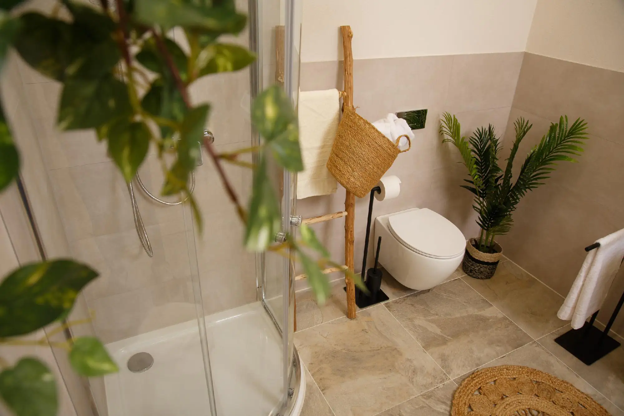 Primaster Wand WC spülrandlos Melina Tiefspüler weiß inkl. WC Sitz
