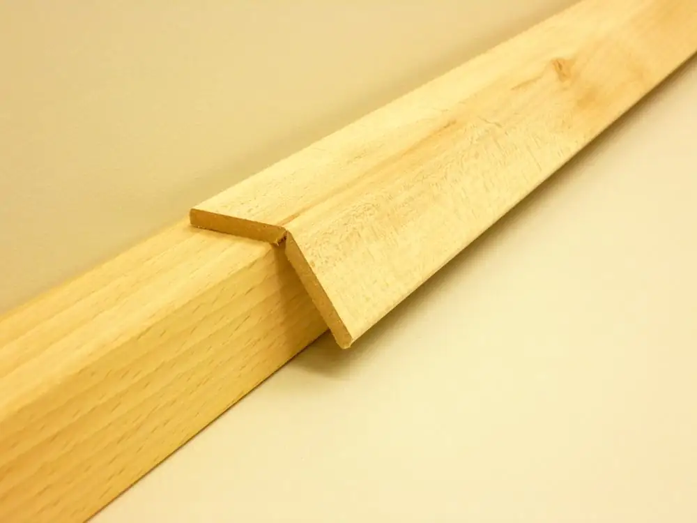 B.S. Bauprogramm Knickwinkelleiste 260 cm 28 x 28 mm Birke geplankt