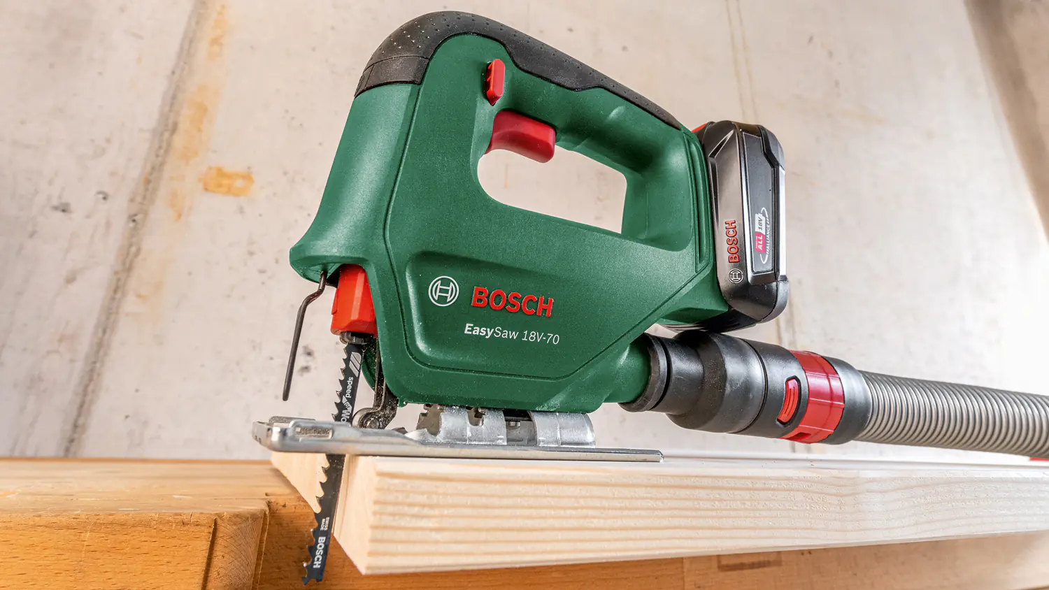 Bosch Akku-Stichsäge EasySaw 18V-70 2-Ah-Akku & Ladegerät