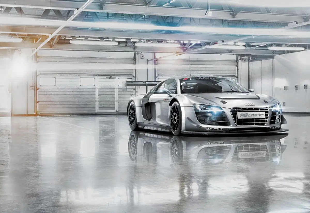 Komar Fototapete Audi R8 Le Mans 368 x 254 cm 
