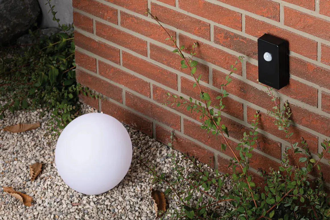 Paulmann Funksteuerung ZigBee Plug & Shine mit Dämmerungssensor & Bewegungsmelder anthrazit