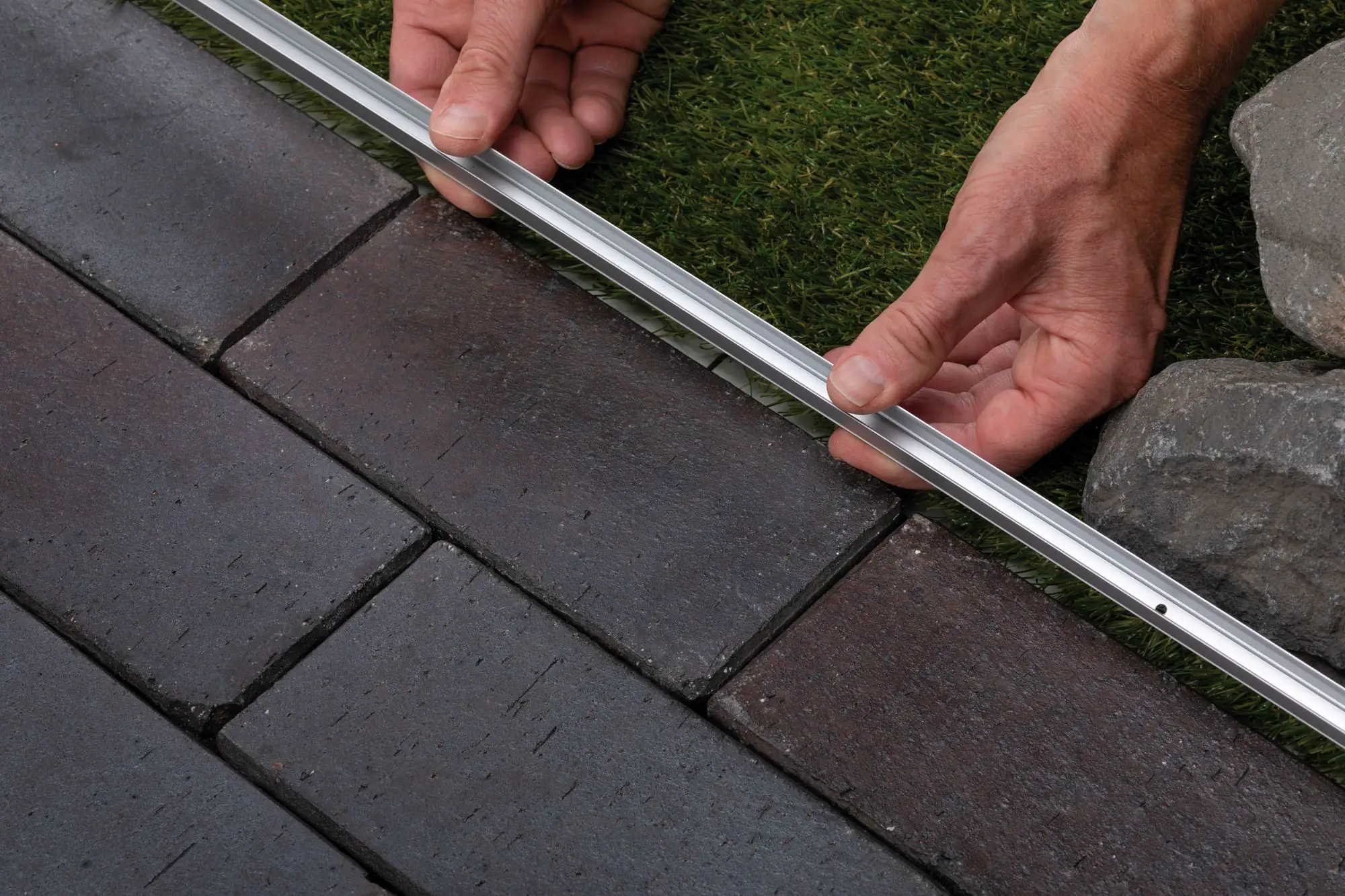 Paulmann Plug & Shine Neon LED-Stripe Profil Outdoor silber 1 m