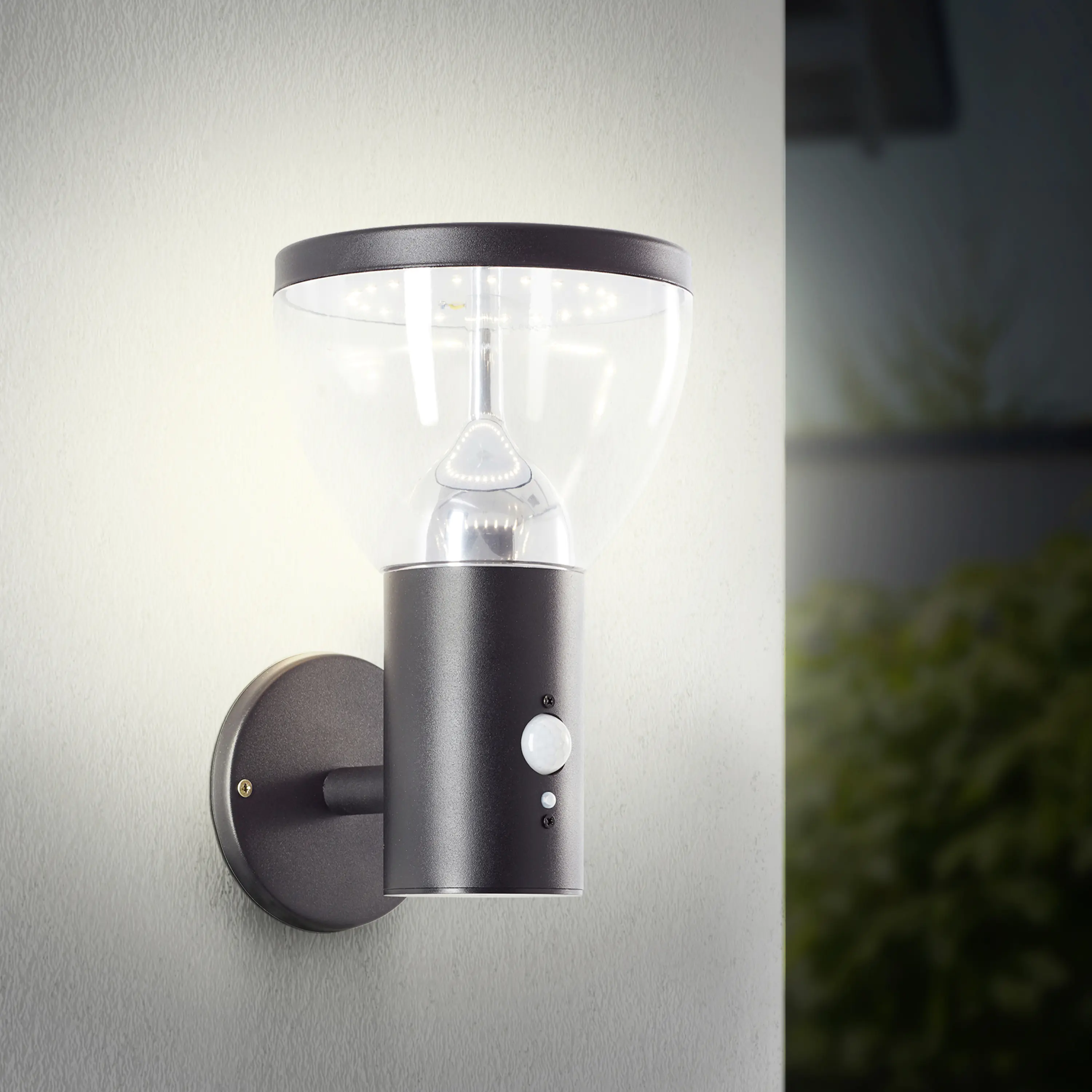 Brilliant Solar-Außenwandleuchte Tulip 3W warmweiß Bewegungsmelder
