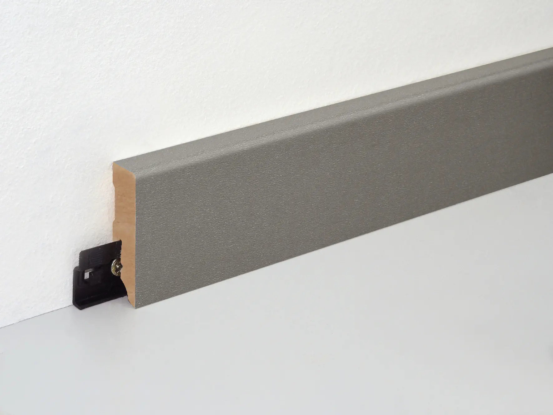 Neuhofer Fußleiste 240 cm x 58 x 15 mm anthrazit