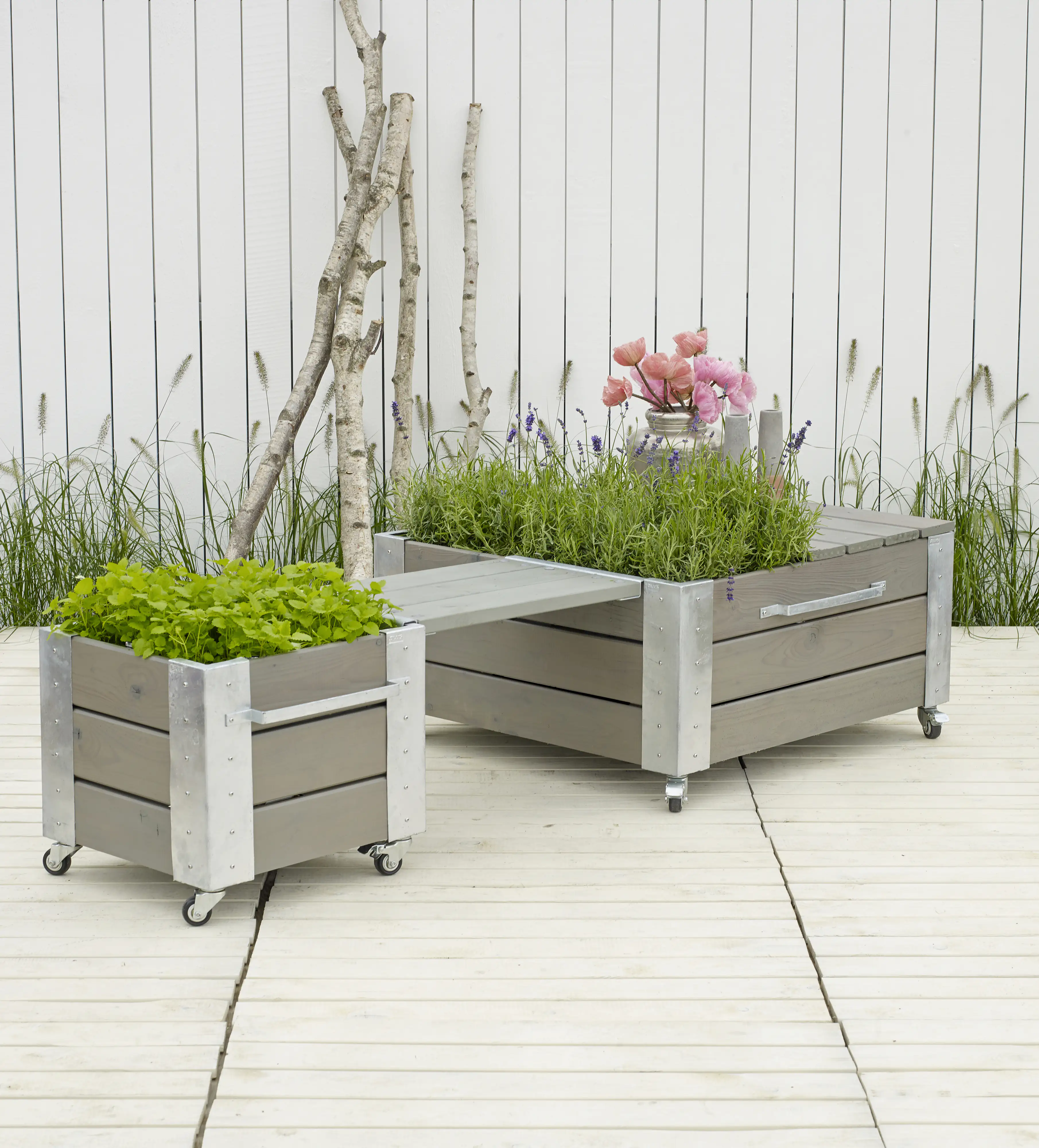 Plus Blumenkasten Cubic 47 x 50 x 47 cm graubraun mit Räder