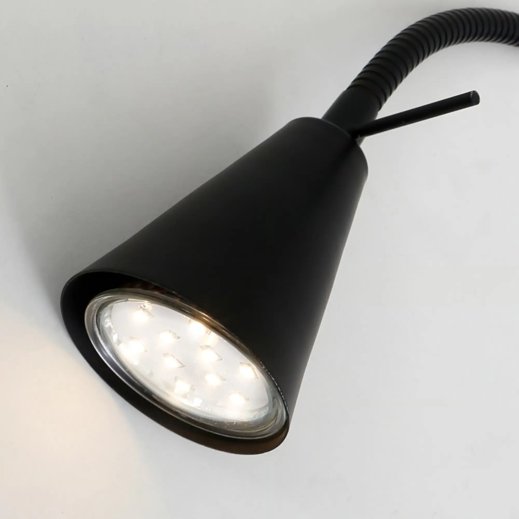 Briloner LED Wandleuchte Tusa schwarz 5W, warmweiß