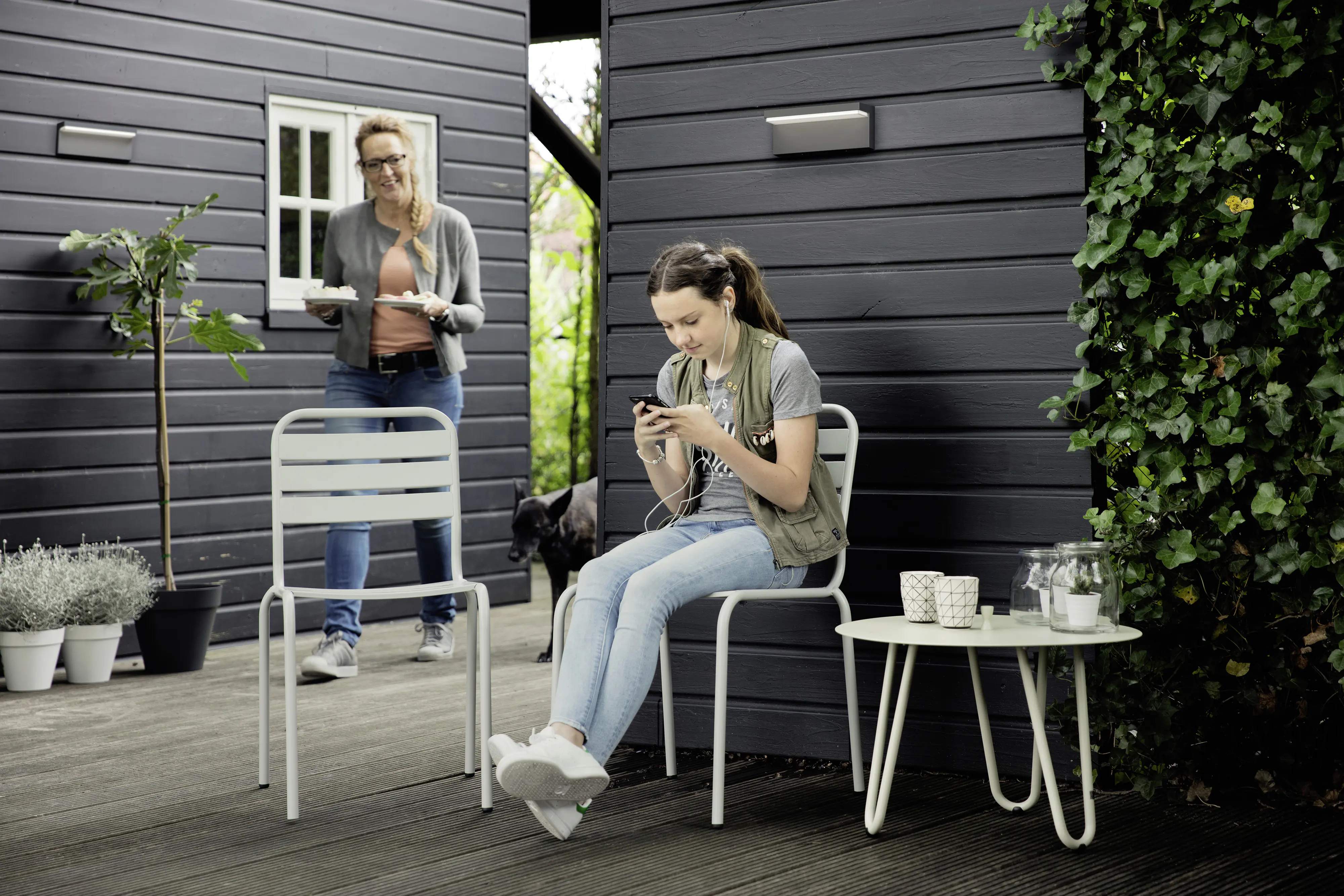 Philips LED Außenwandleuchte Bustan anthrazit warmweiß