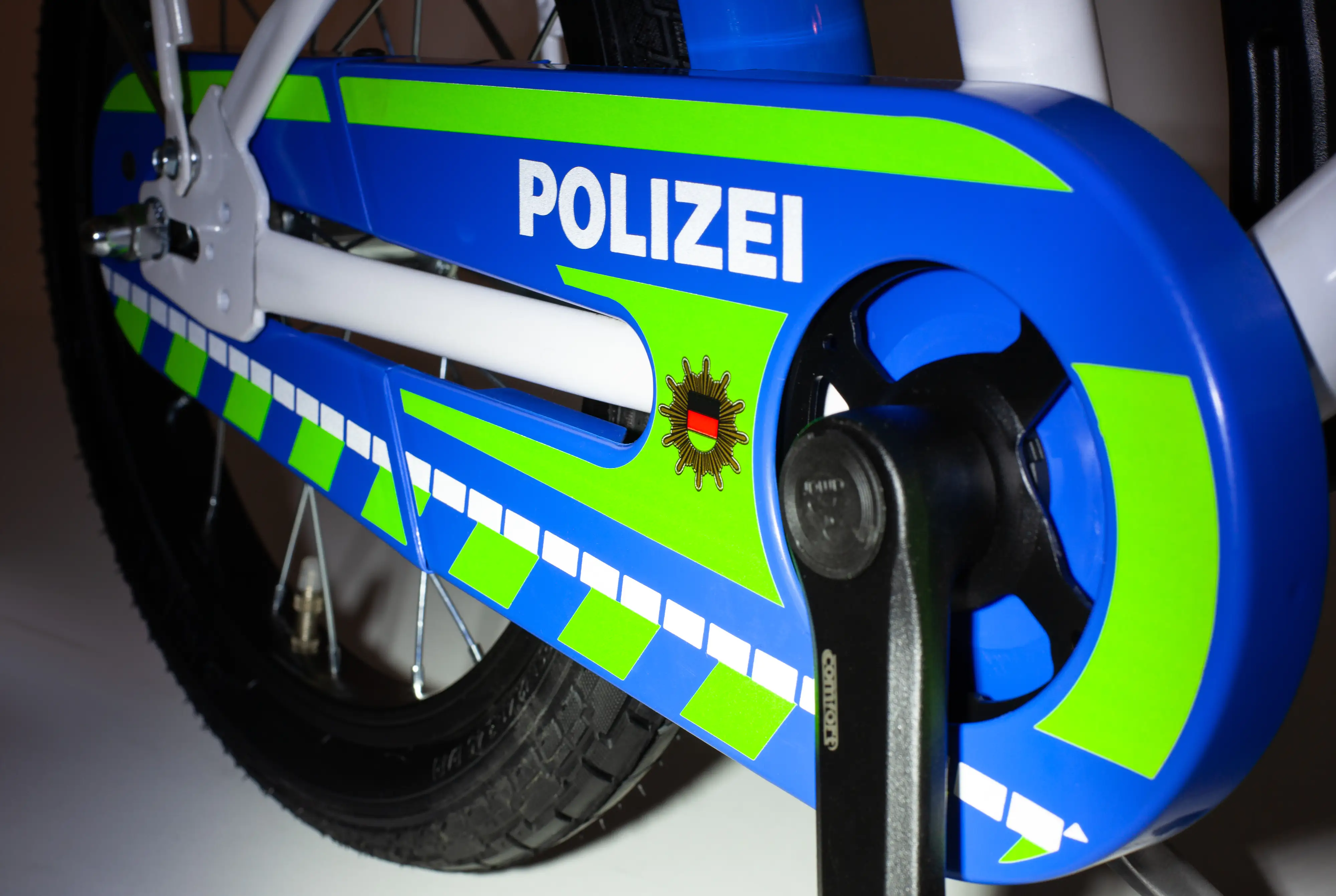 Bachtenkirch Kinderfahrrad Polizei 18 Zoll kristallweiß/blau/neon