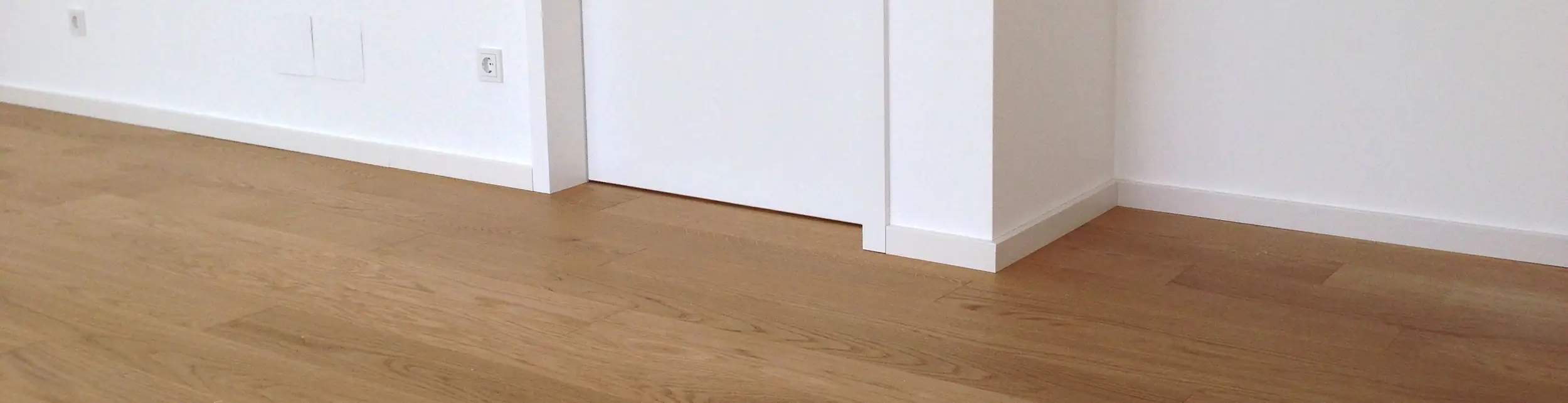 B.S. Bauprogramm Clip-Sockelleiste 250 cm 50 x 18 mm Blütenweiß