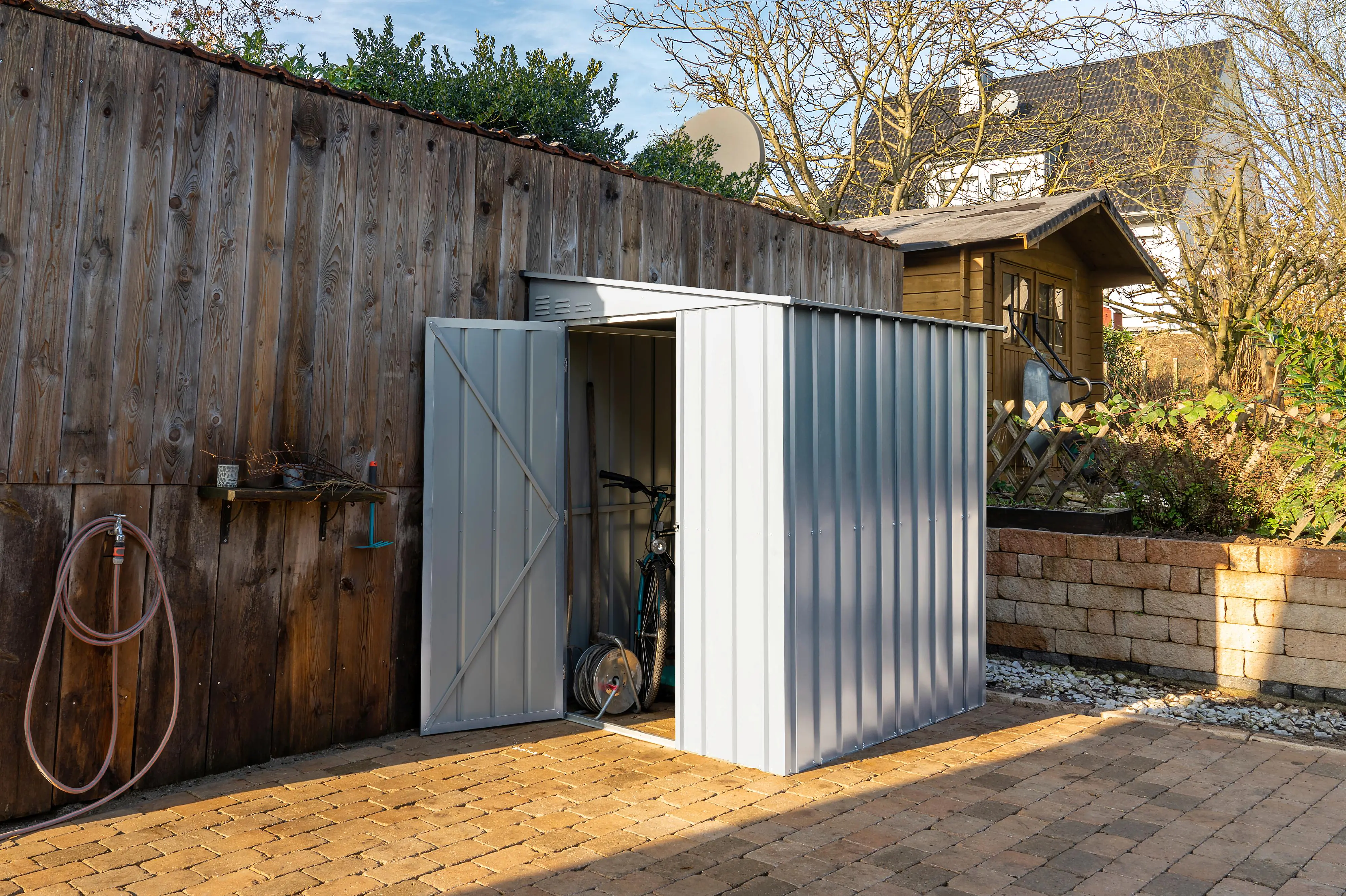 Globel Metallgerätehaus Lean-To 56 155 x 180 x 203 cm silber-metallic