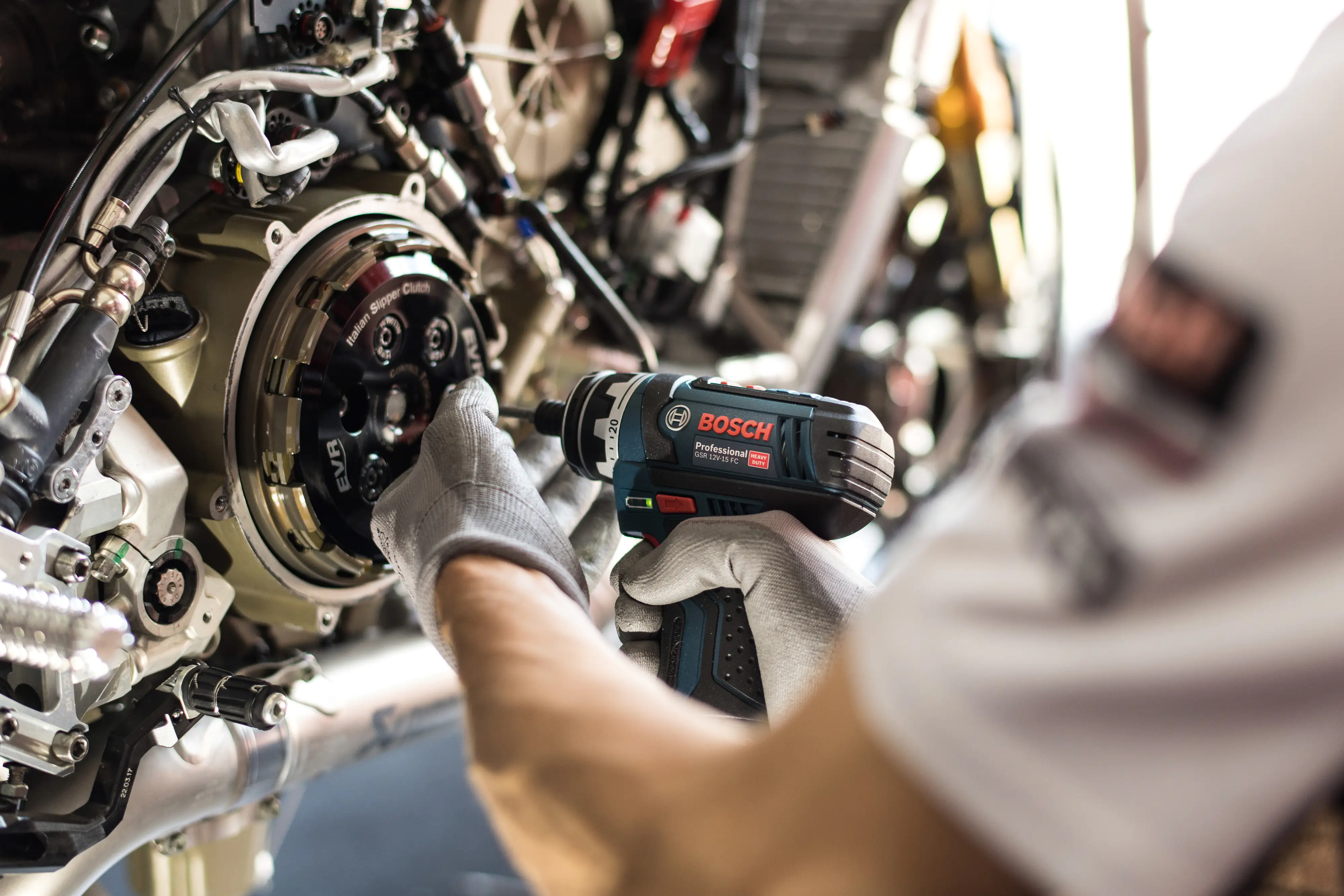 Bosch Professional Akku-Bohrschrauber GSR 12V-15 FC inkl. Akkus & Ladegerät