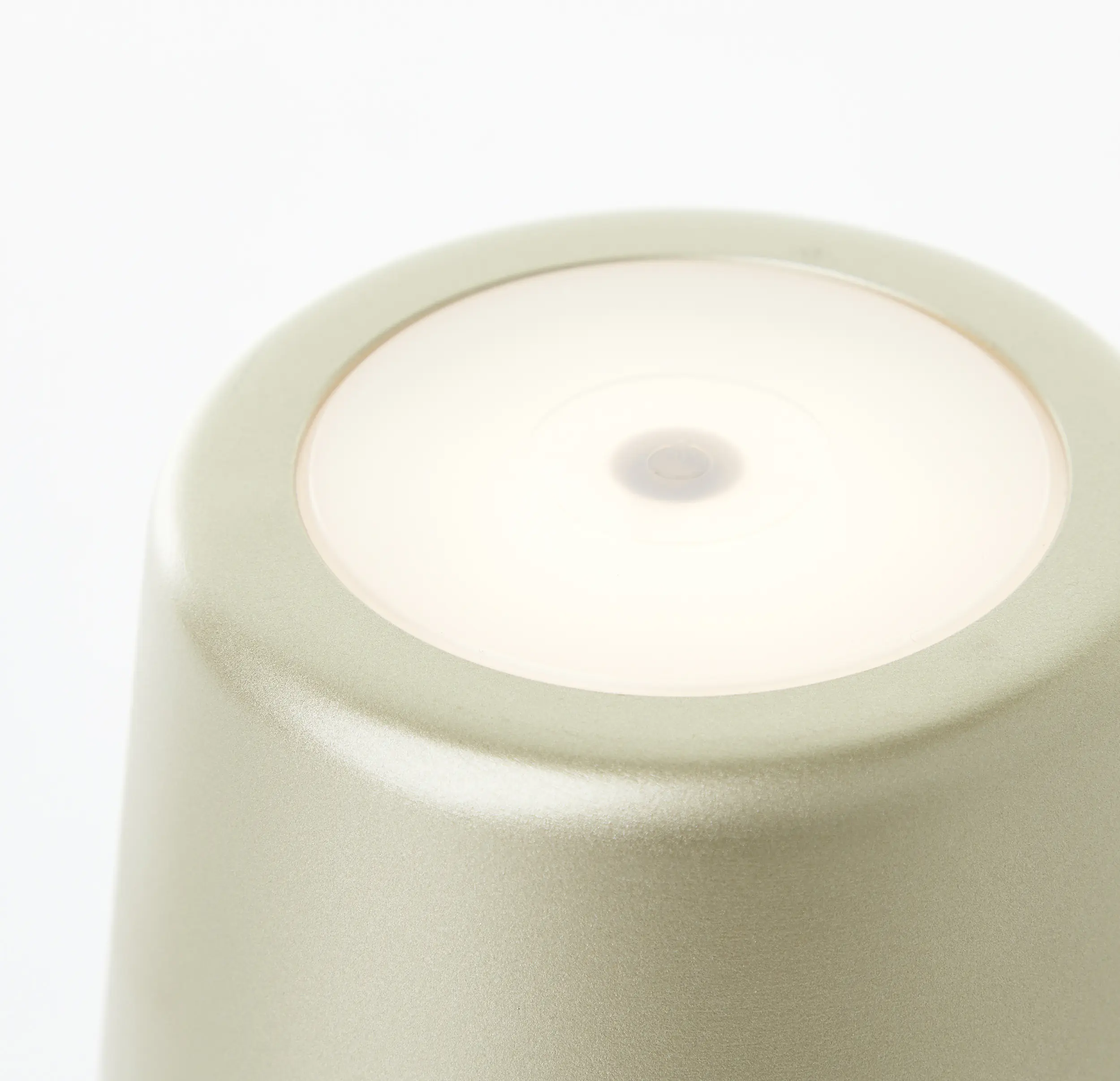 Brilliant LED Akku-Tischlampe Kaami 37 cm dimmbar USB-Kabel gold warmweiß
