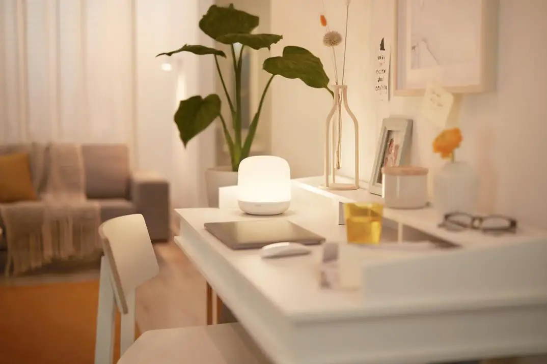 WiZ LED Tischleuchte Hero weiß dimmbar RGBW WiZ Connected