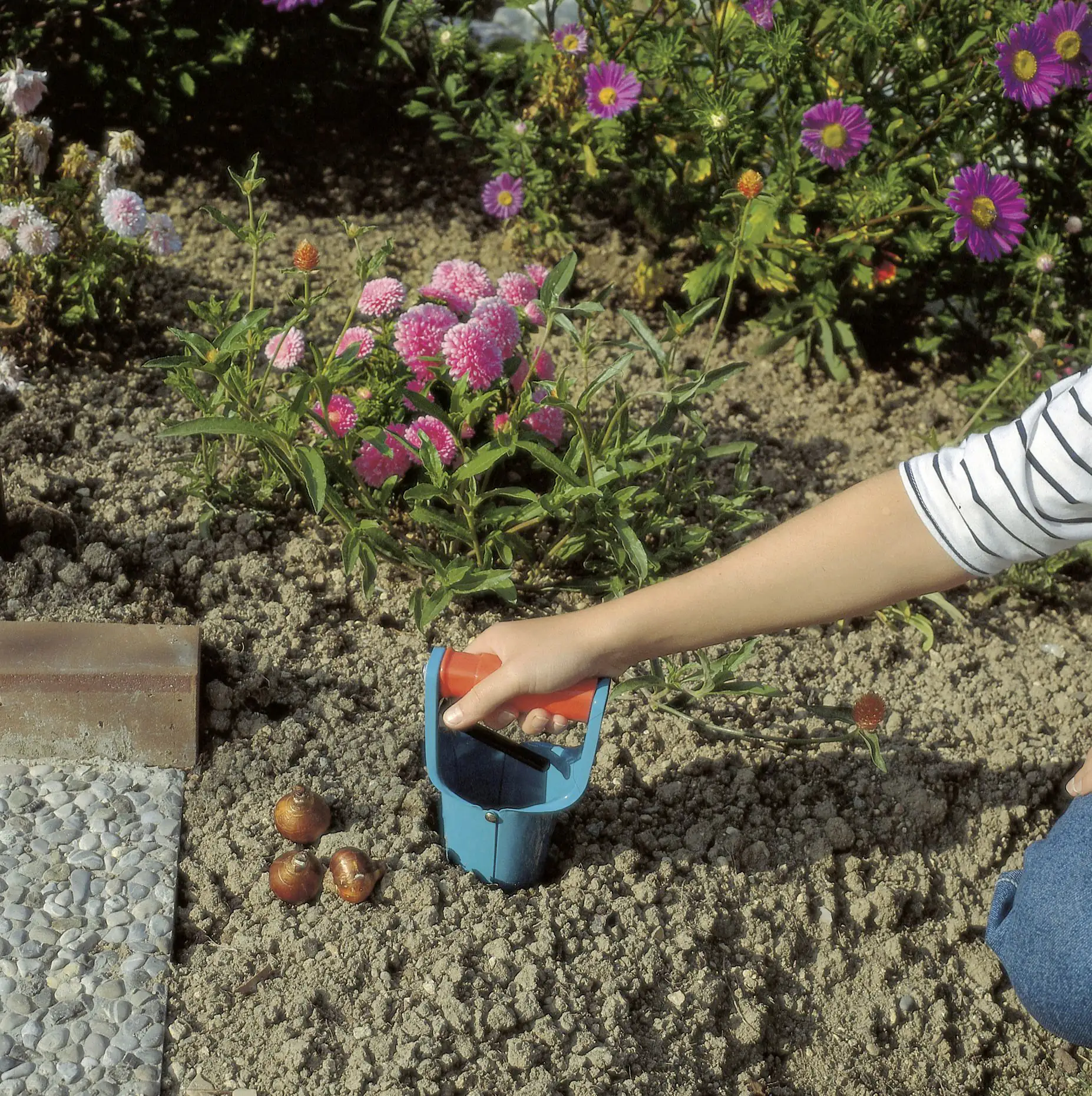 Gardena Blumenzwiebel Pflanzer mit Auslöseautomatik