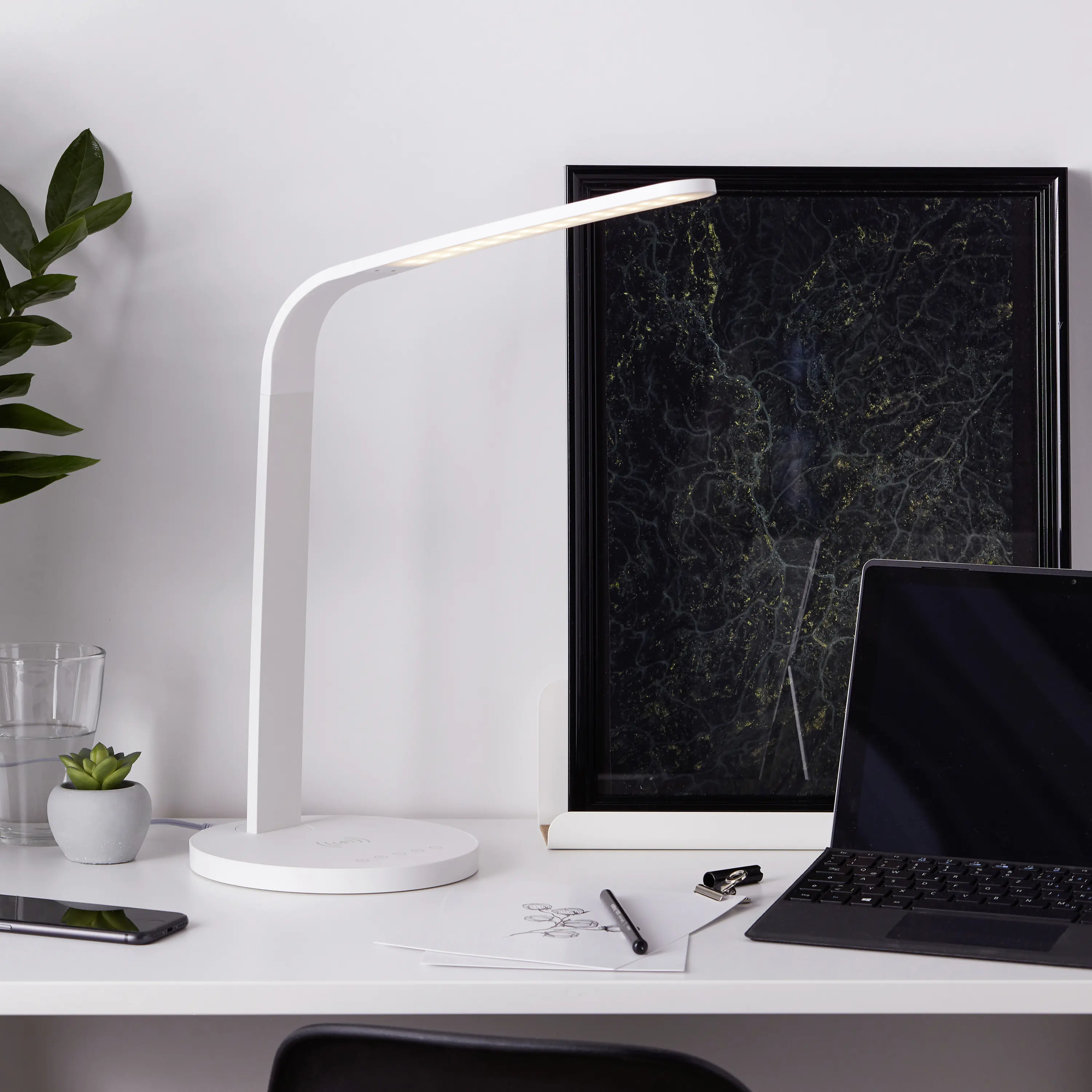 Brilliant LED Tischleuchte Idelle weiß 6 W dimmbar warmweiß-kaltweiß
