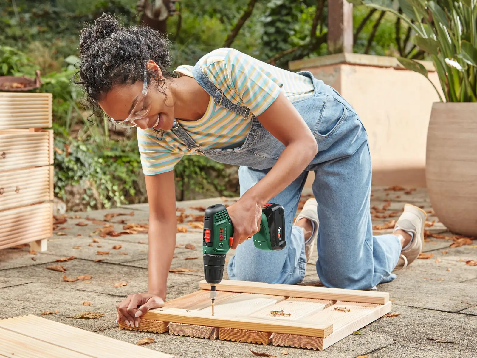 Bosch Akku-Bohrschrauber EasyDrill 18V-38 2,0 Ah mit Akku & Ladegerät
