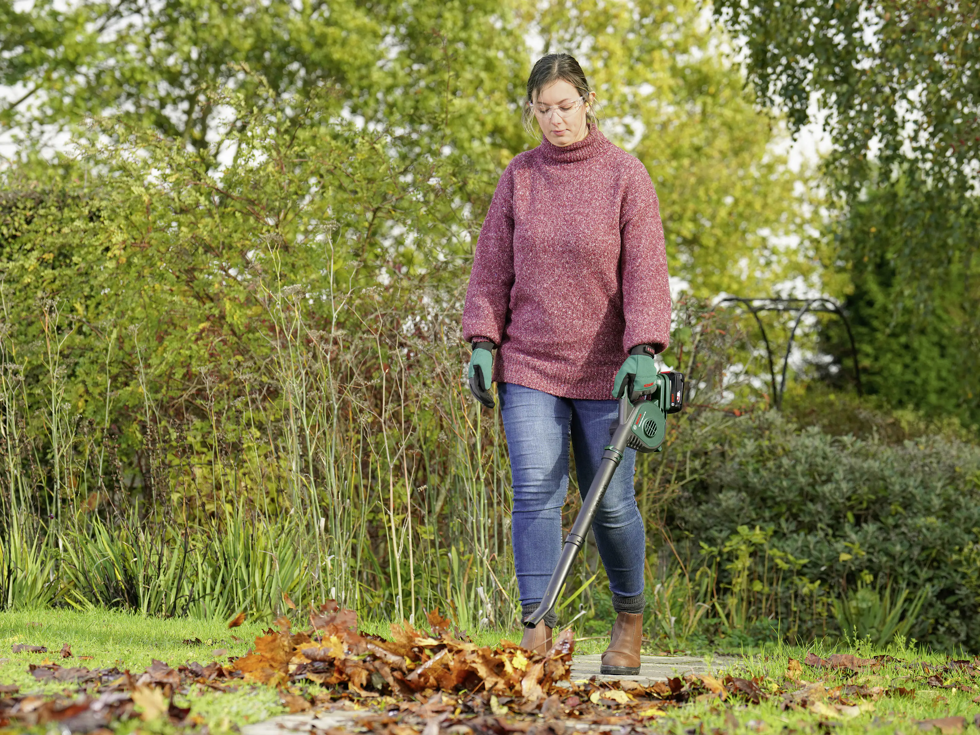 Bosch Akku-Laubbläser 18V UniversalLeafBlow solo