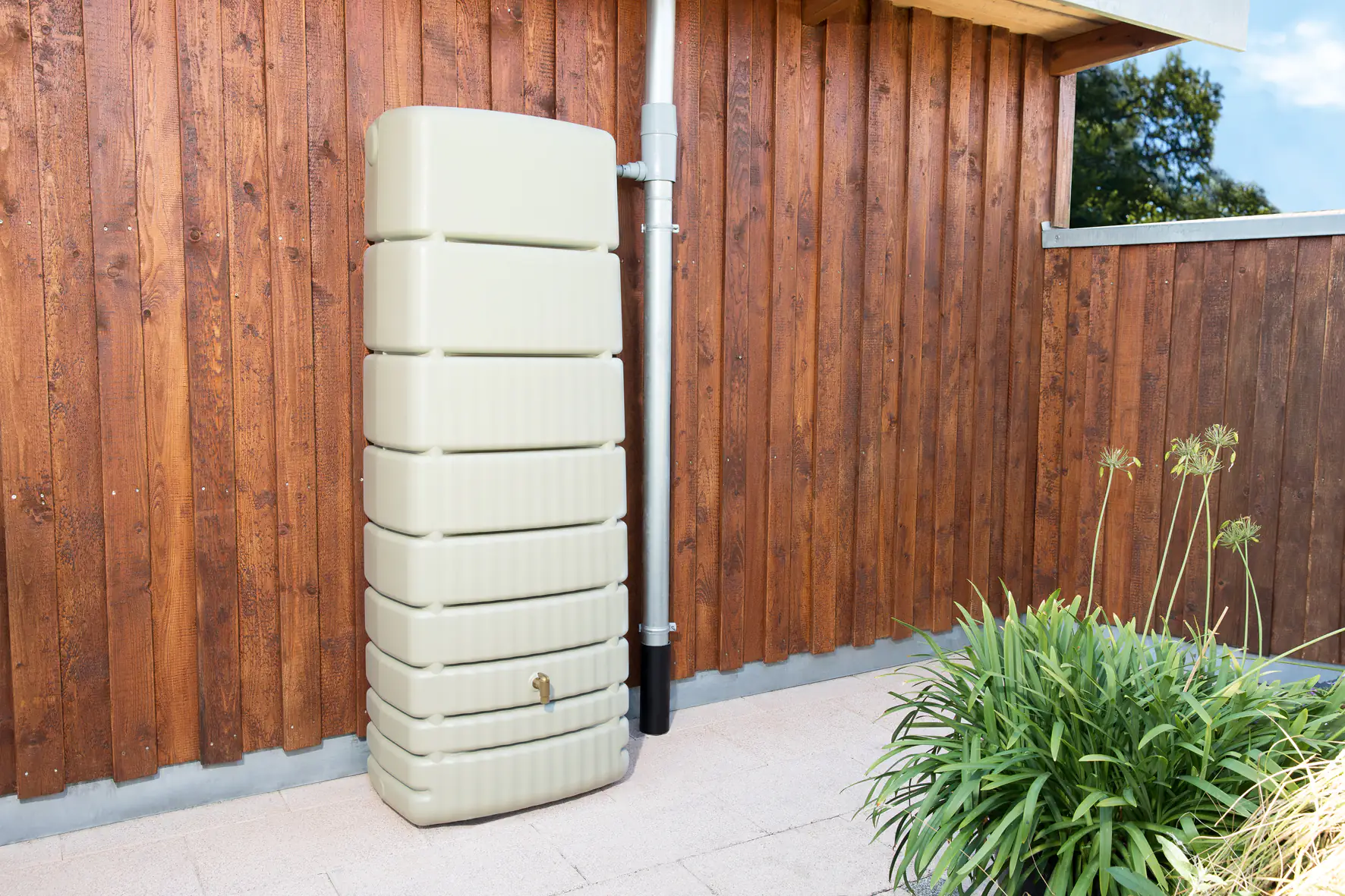 4rain Regenwasser-Wandtank Slim sandbeige 650 L