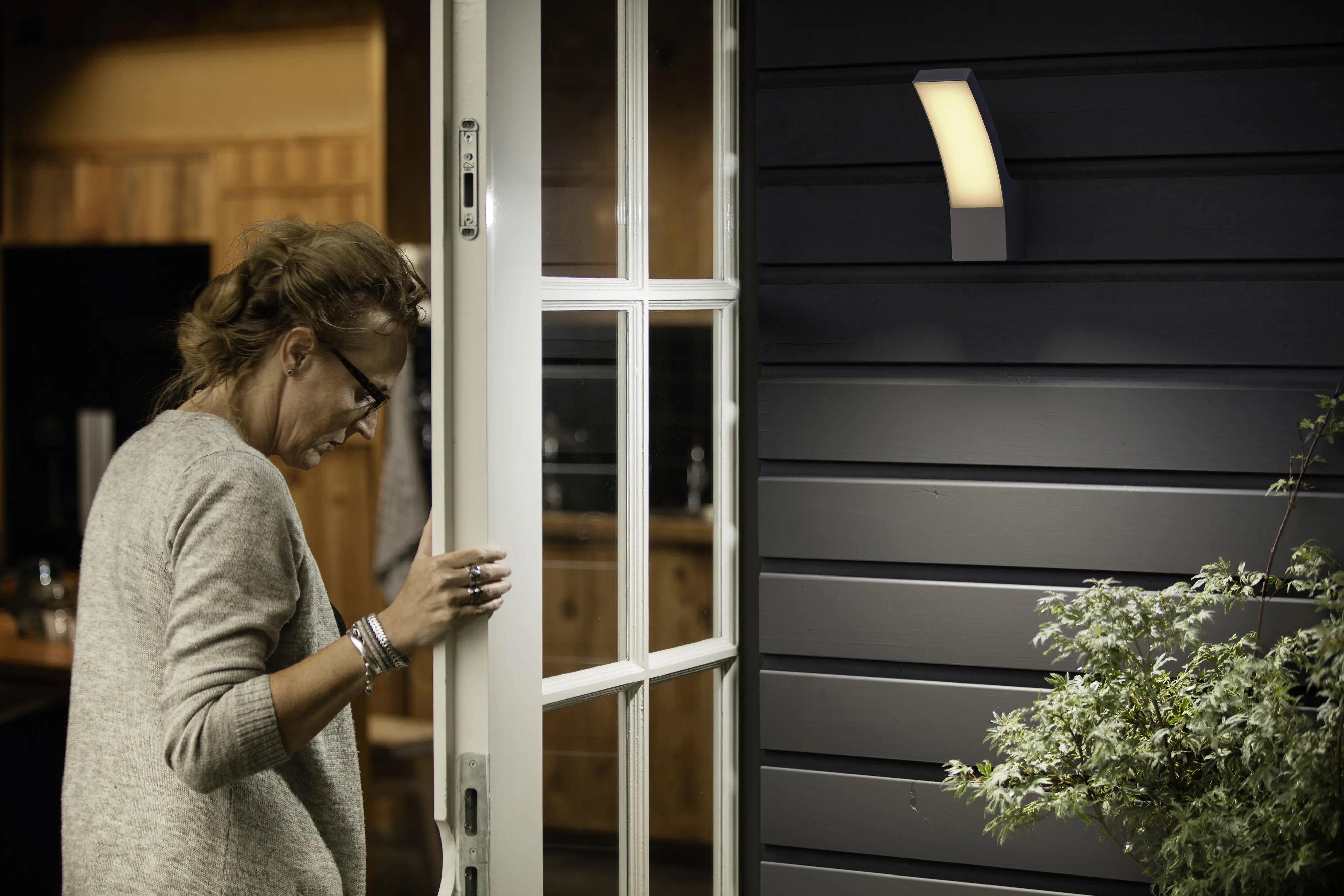 Philips LED Außenwandleuchte Splay anthrazit warmweiß