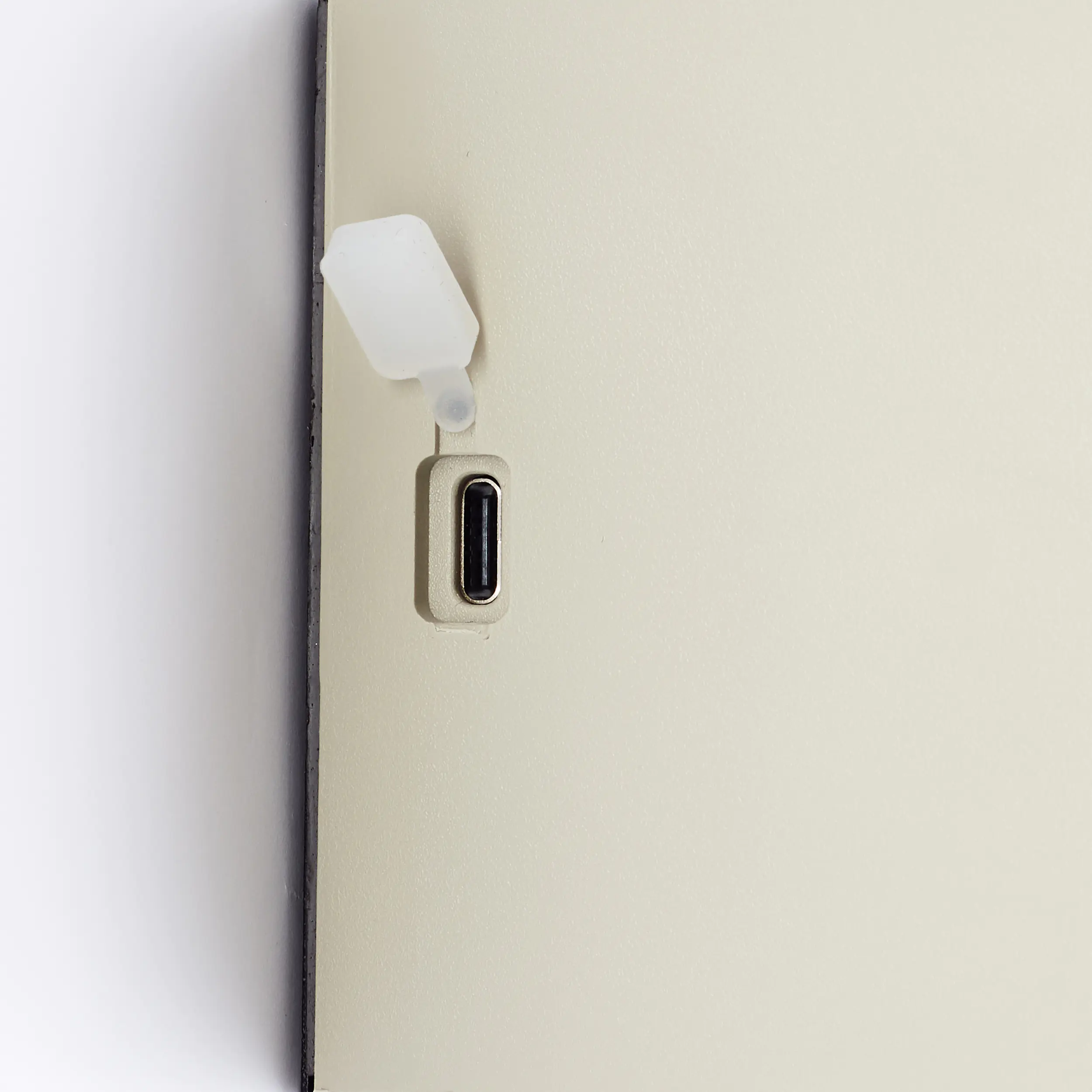 Brilliant Iseo LED Außenleuchte 4 W mit Bewegungsmelder und USB-Anschluss beige