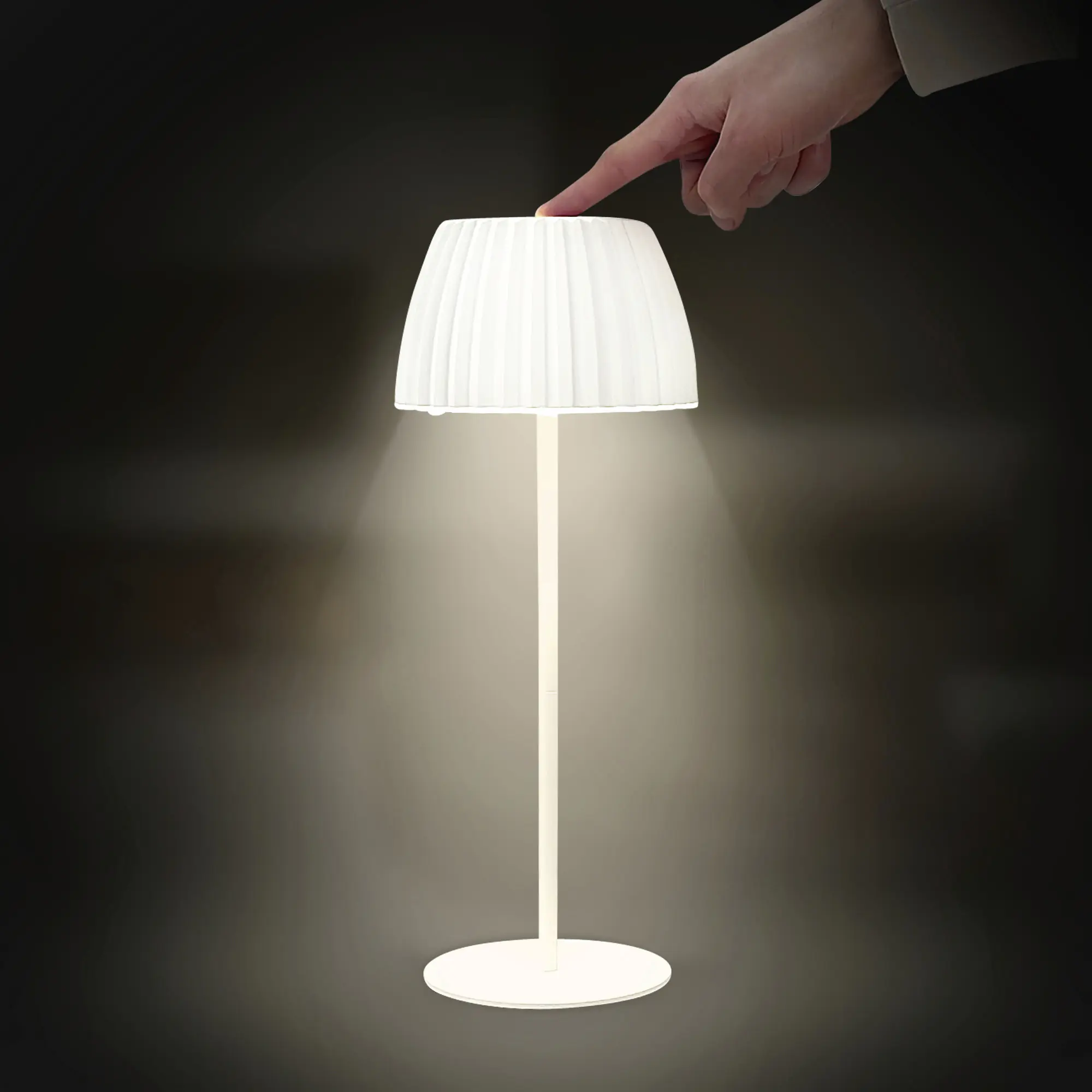 Briloner LED-Tischleuchte Riffle mit Akku weiß dimmbar