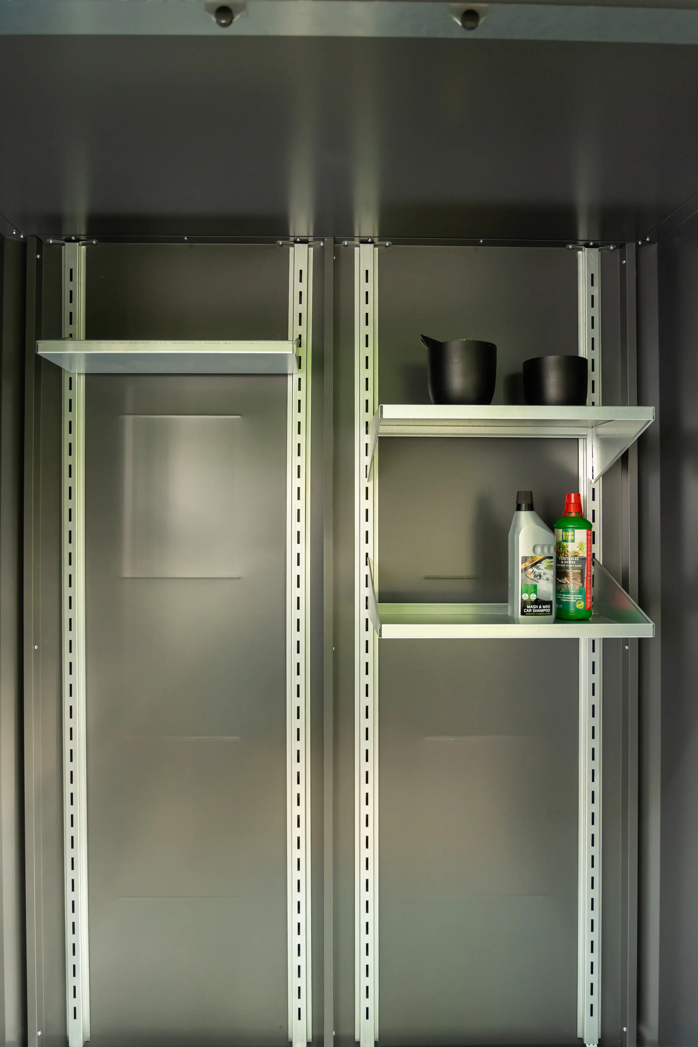 Telluria Regalsteher-Set Wand Giarmadio für Geräteschrank silber