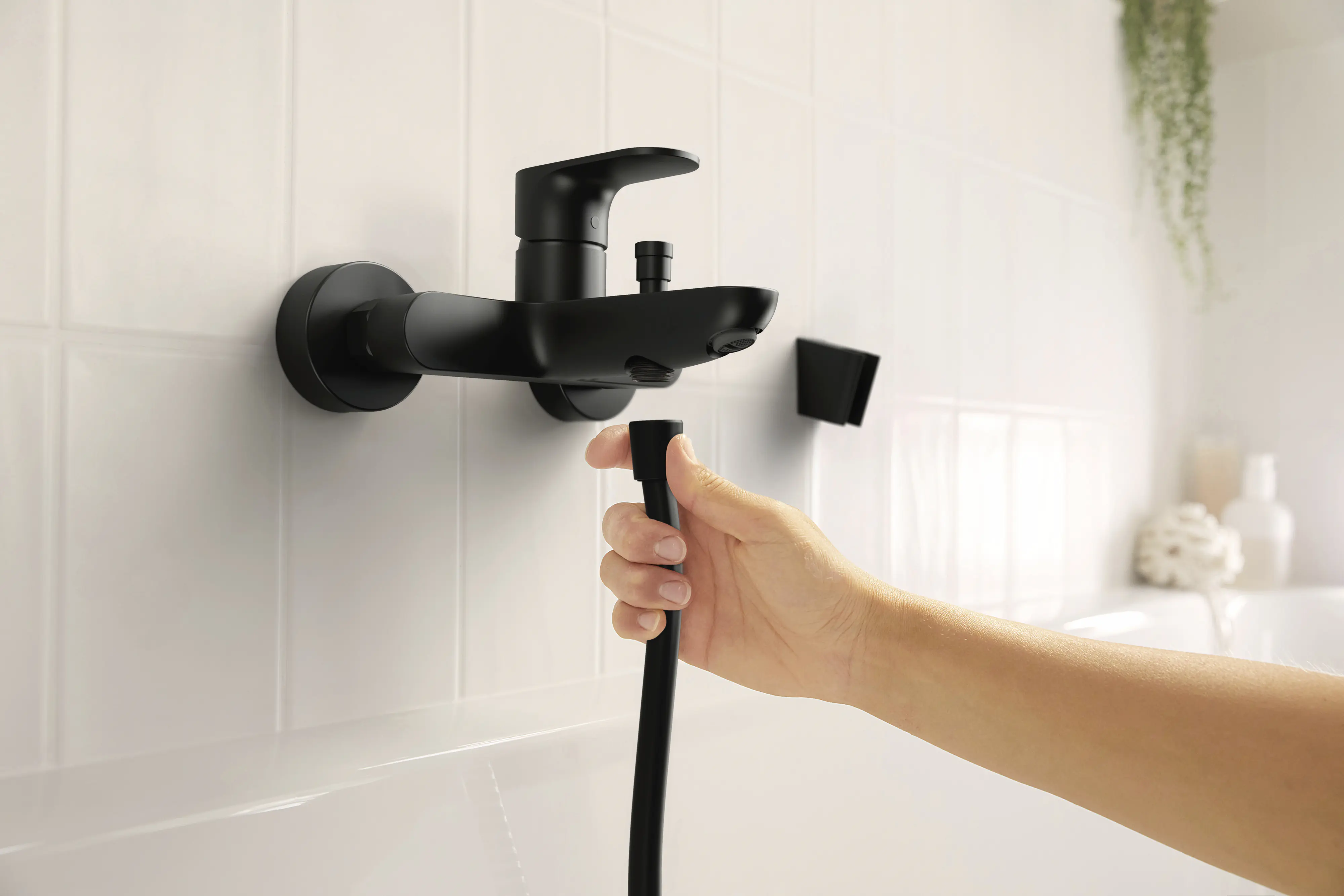 Hansgrohe Badewannenarmatur Rebris S Aufputz mattschwarz