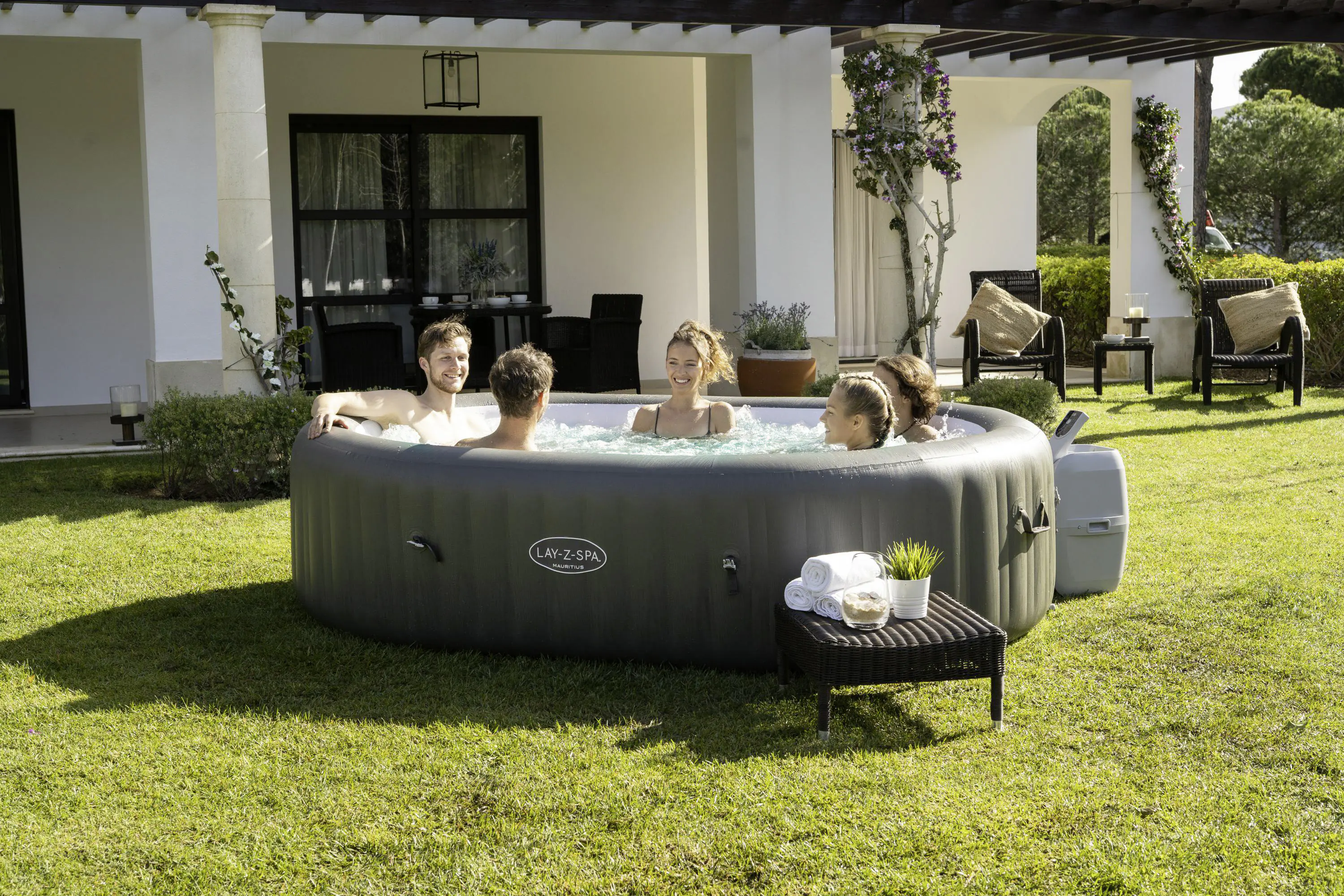 Bestway Whirlpool LAY-Z-SPA Mauritius AirJet oval 270 x 180 x71 cm