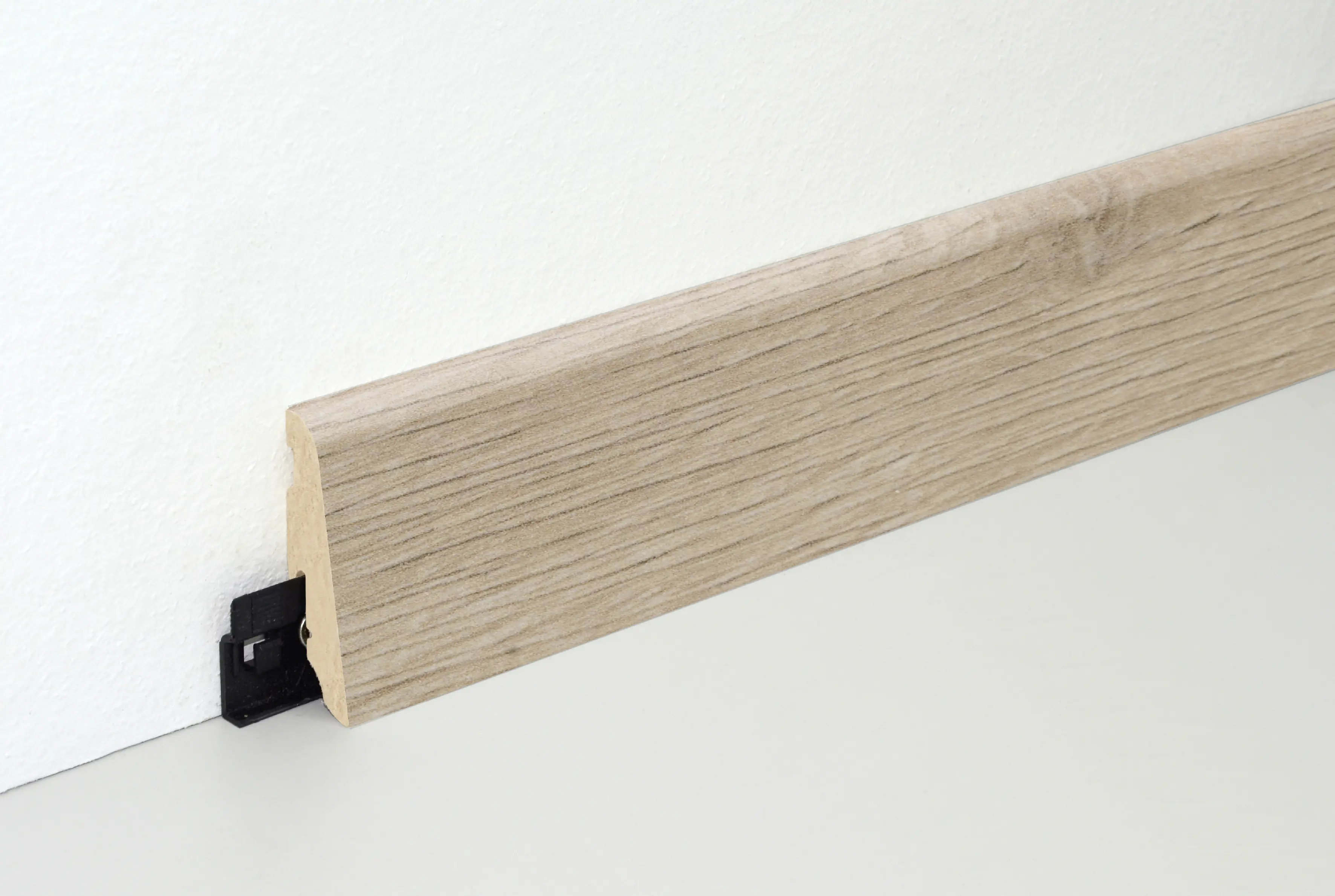 Neuhofer Fußleiste 240 cm 58 x 19 mm Eiche Nebraska