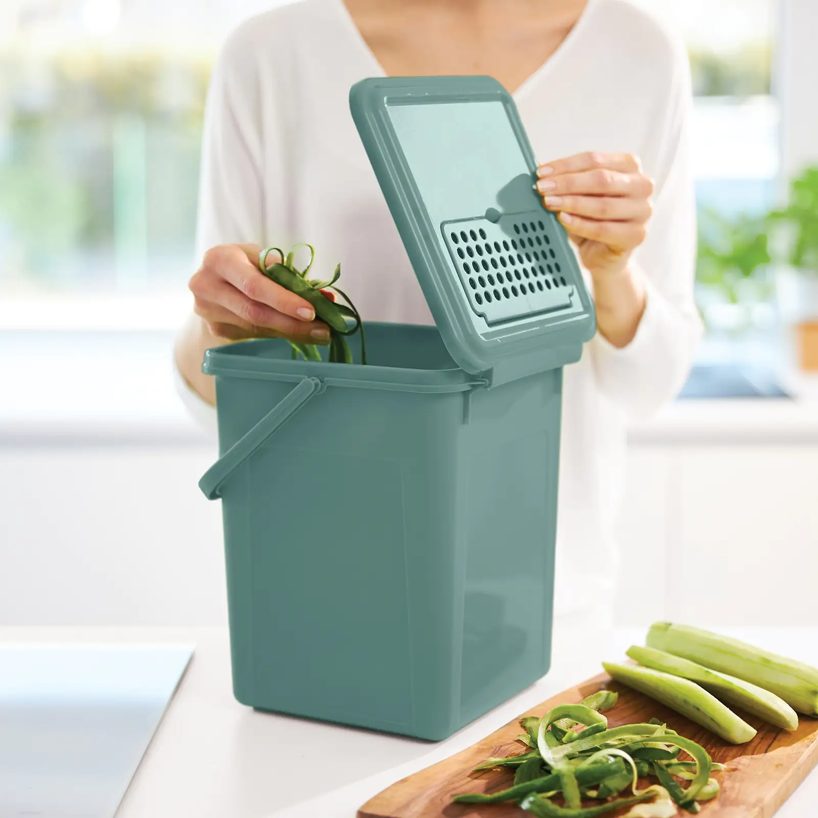 Rotho Komposteimer Bio 9 L mit Aktivkohle