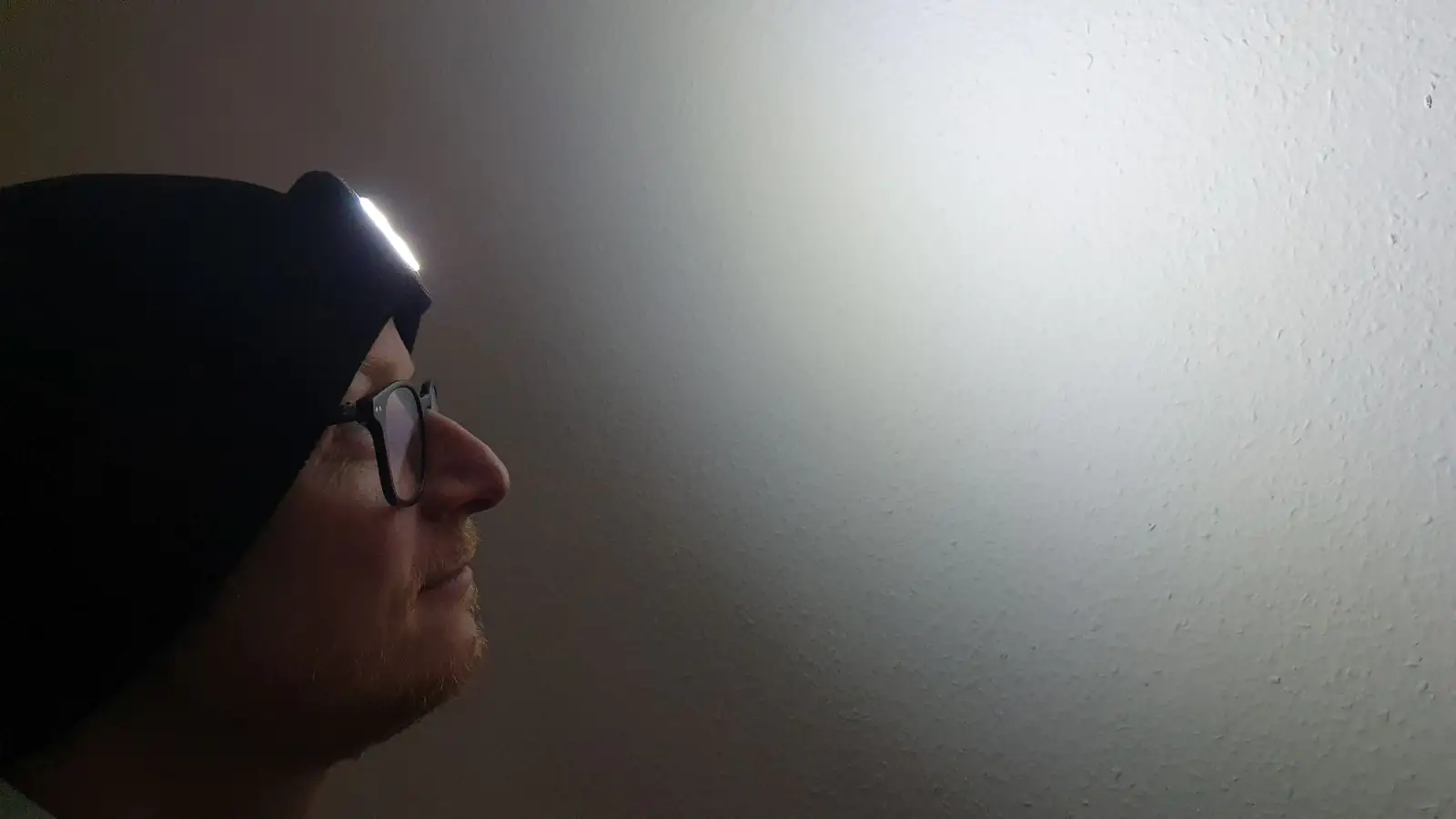 Primaster Mütze Beanie mit LED-Licht laden per USB