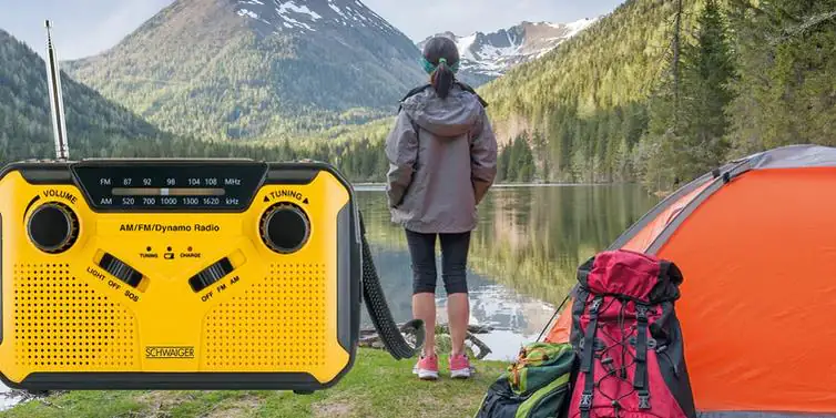 Schwaiger Solar-Kurbelradio mit LED Leuchte FM/AM Radio, mit Notfallsirene und Taschenlampenfunktion