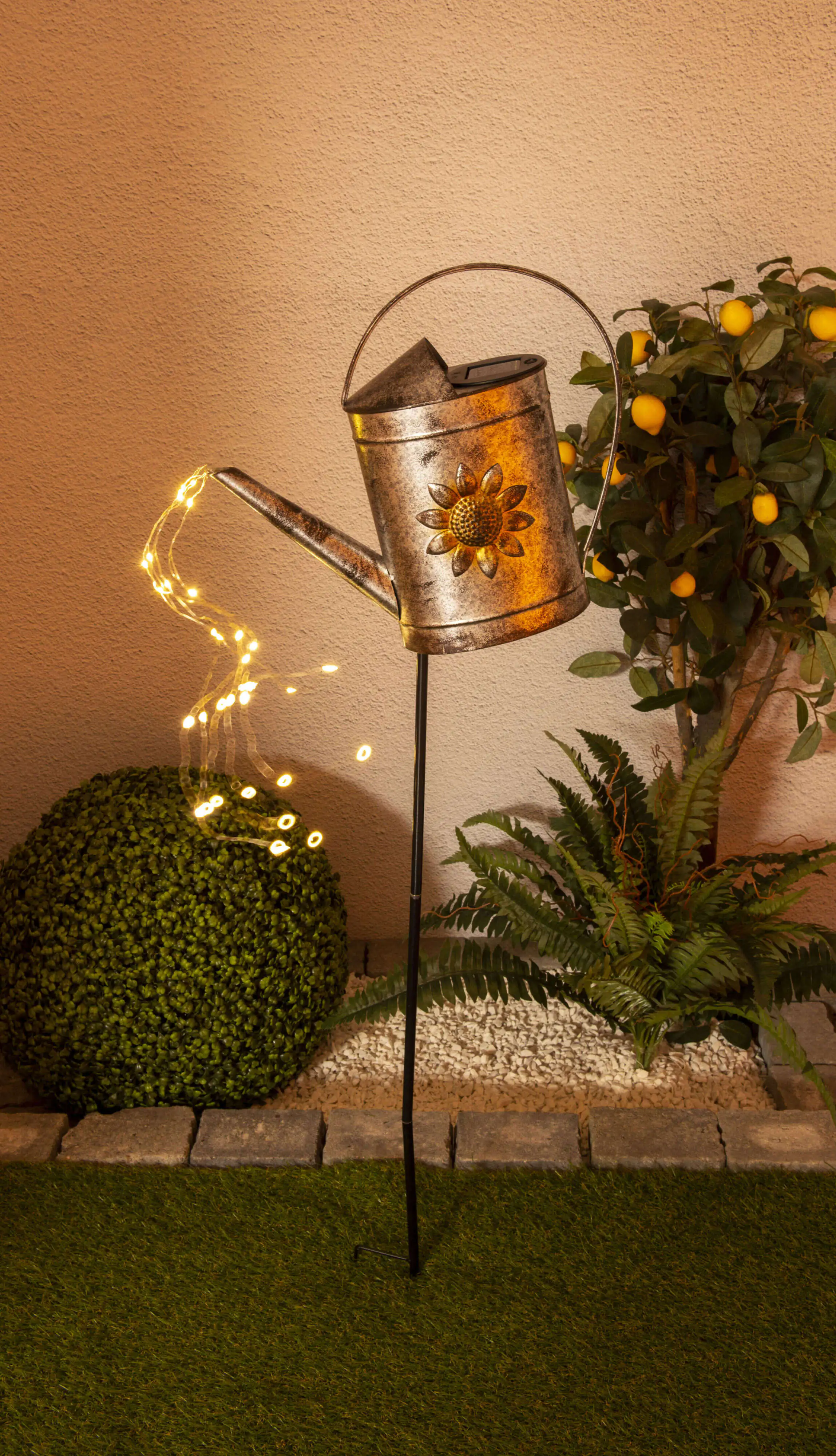 Näve Solar-Gartenleuchte LED mit Dämmerungssensor Gießkanne 110 cm silber 