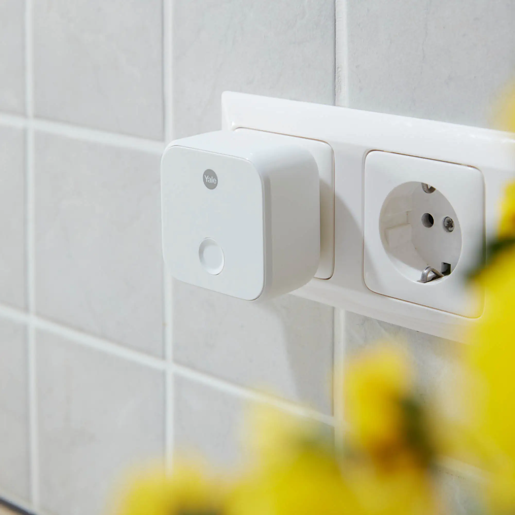 Yale Hub Connect WLAN-Bridge weiß