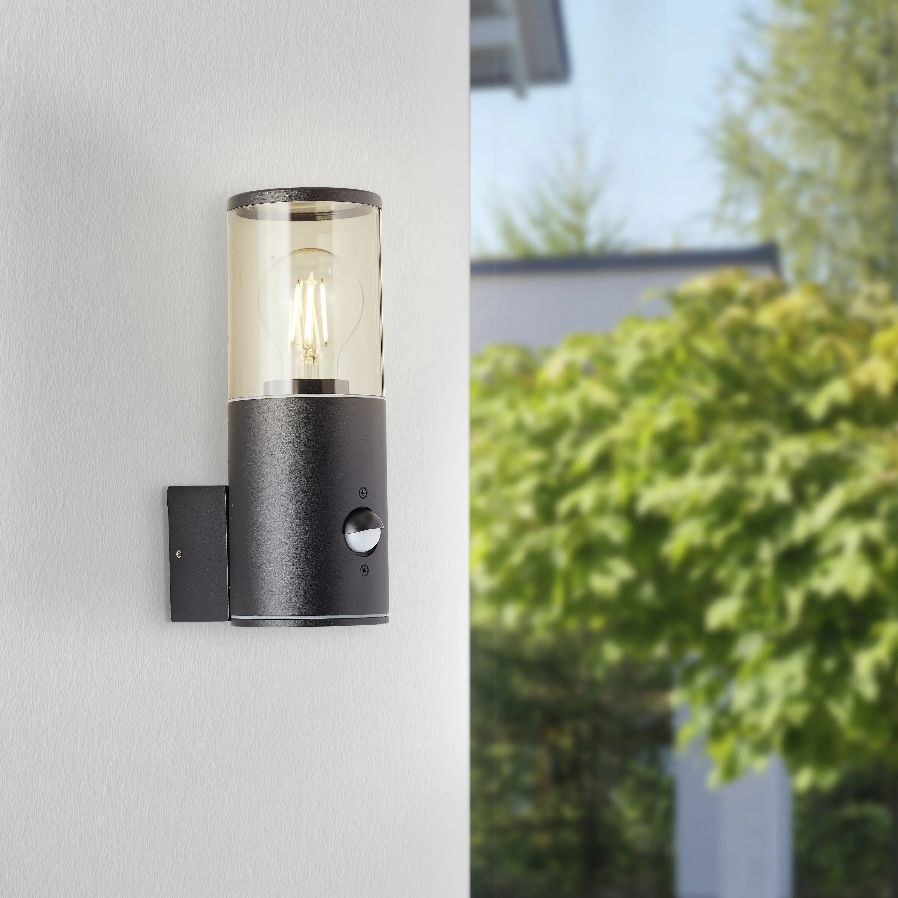 Brilliant LED Außen-Wandleuchte Sergioro mit Bewegungsmelder E27 20W