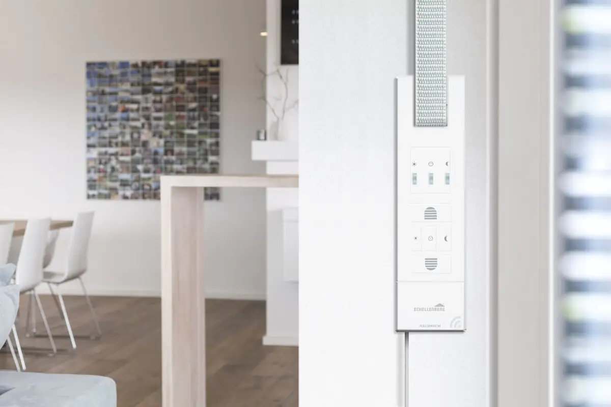 Schellenberg elektrischer Gurtwickler RolloDrive 65 Premium