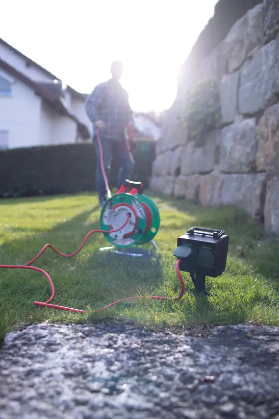 Brennenstuhl Garten-Kabeltrommel Außen 23m N05V3V3-F3G1.5 rot matt