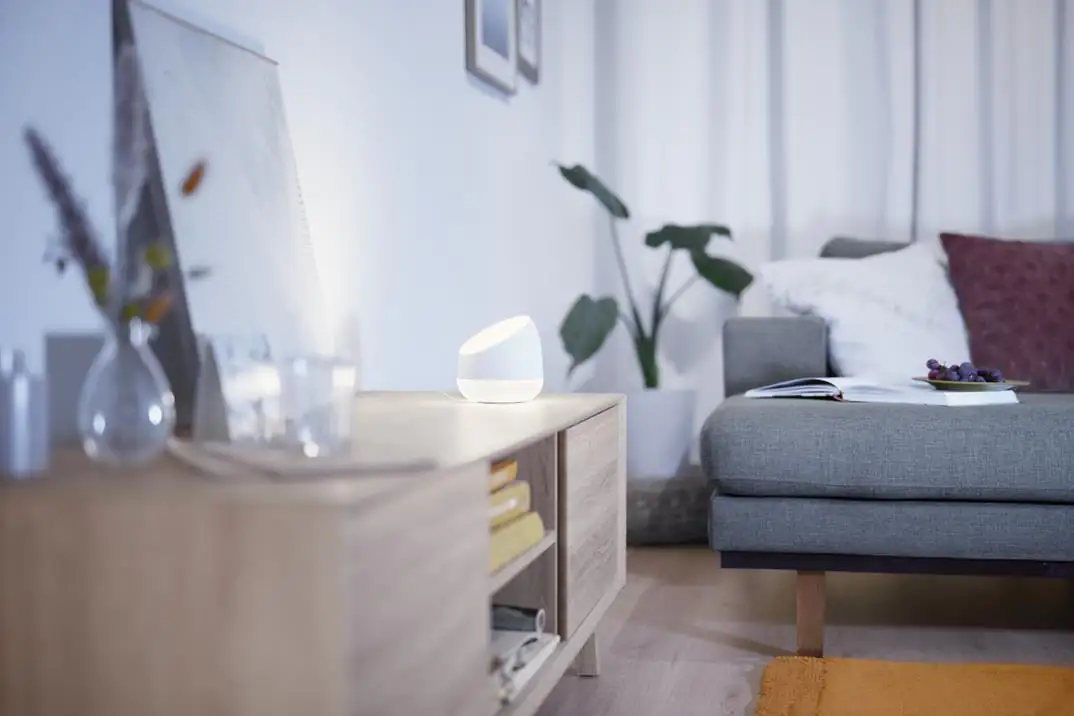 WiZ LED Tischleuchte Squire weiß dimmbar RGBW WiZ Connected