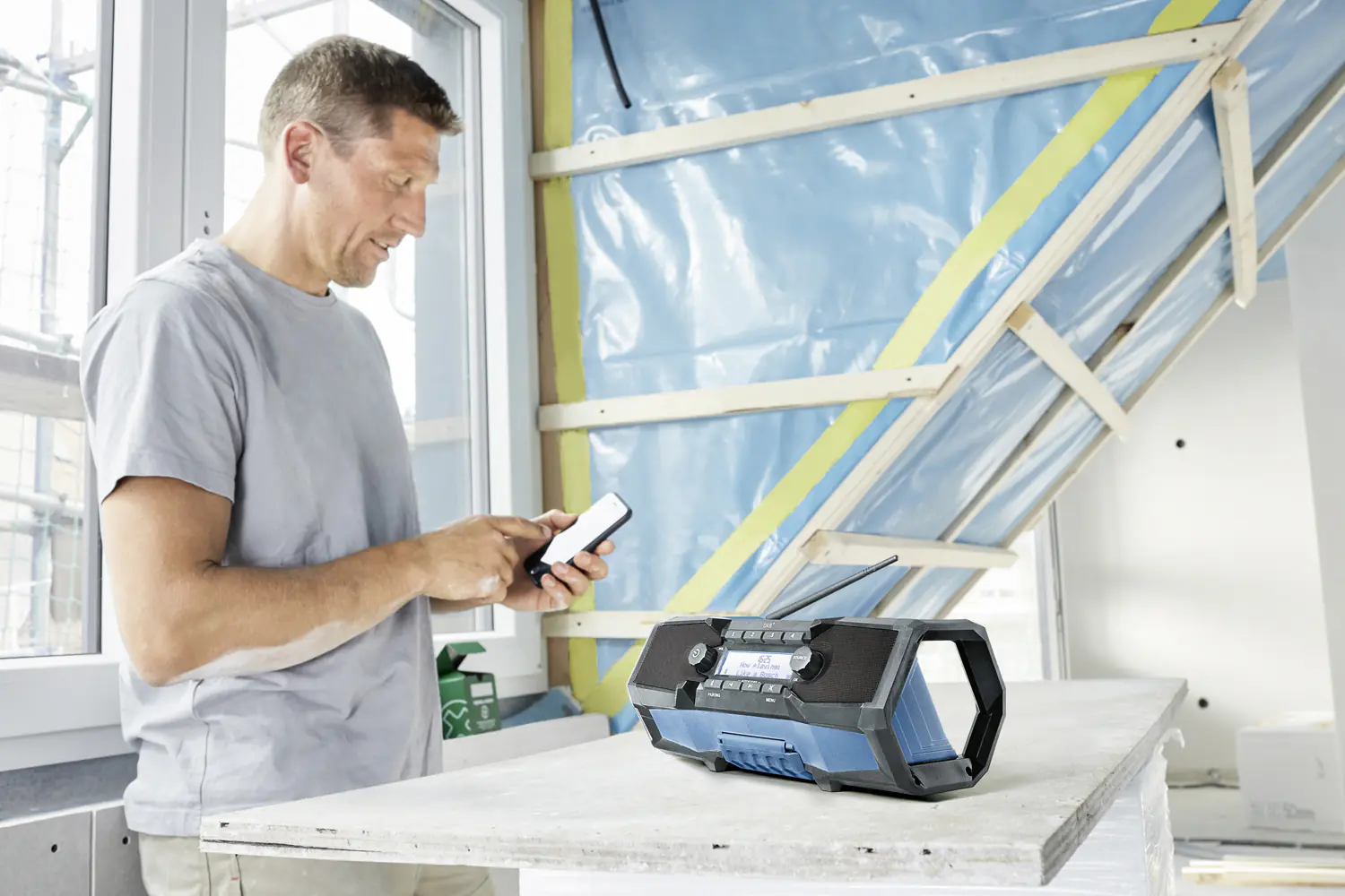 Bosch Professional Akku-Radio GPB 18V-2 SC DAB+ Solo