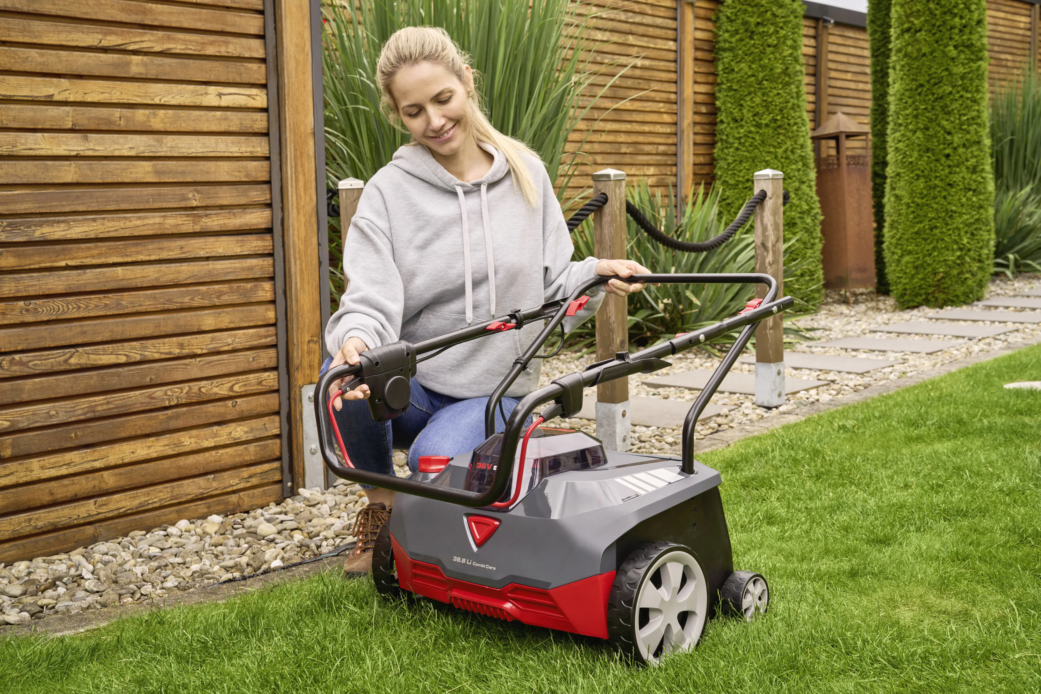 AL-KO Akku-Vertikutierer 38.6 Li Combi Care 18 V/36 V Solo 38 cm Arbeitsbreite bis 400 m²