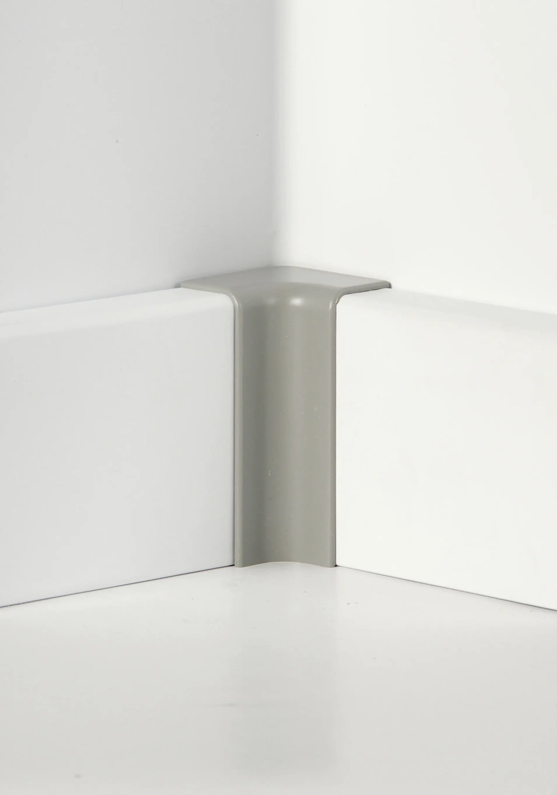 Classen Innenecke für FUXX-Laminatleiste foliert 65 x 18 mm steingrau