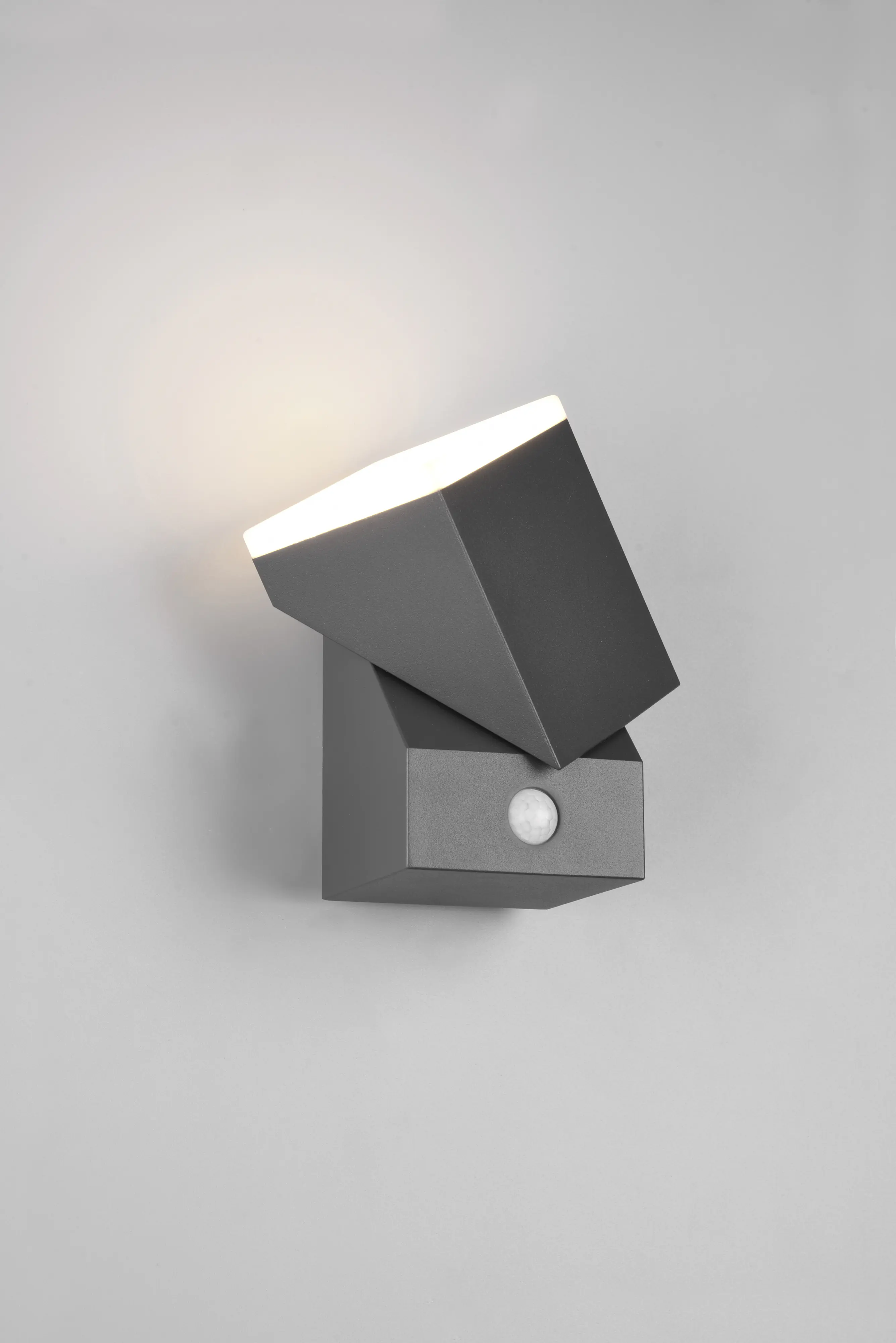 Trio LED Wandleuchte Avon innen/außen anthrazit standby 7W warmweiß