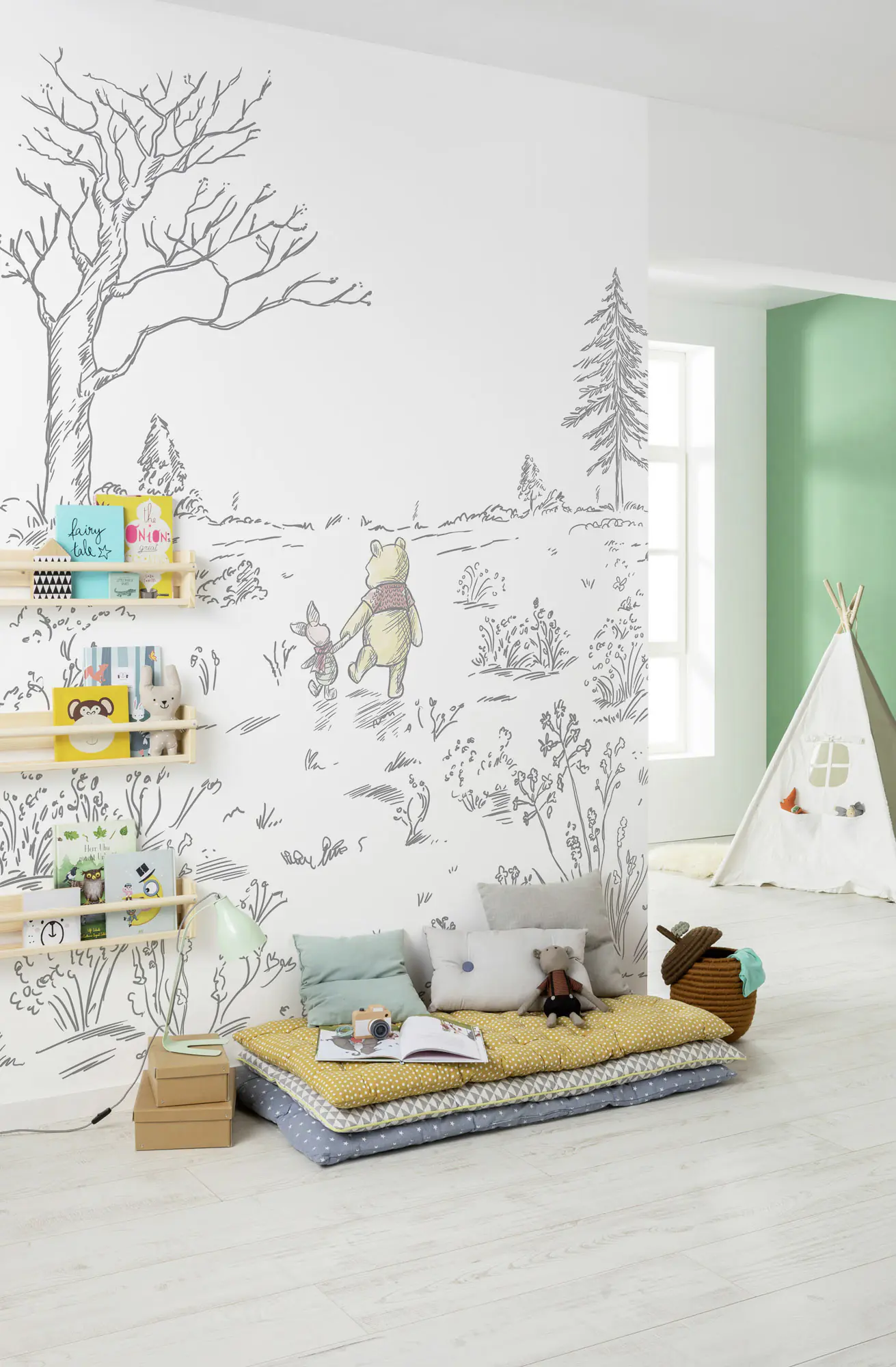 Komar Vlies Fototapete Winnie Pooh Walk 200 x 280 cm 