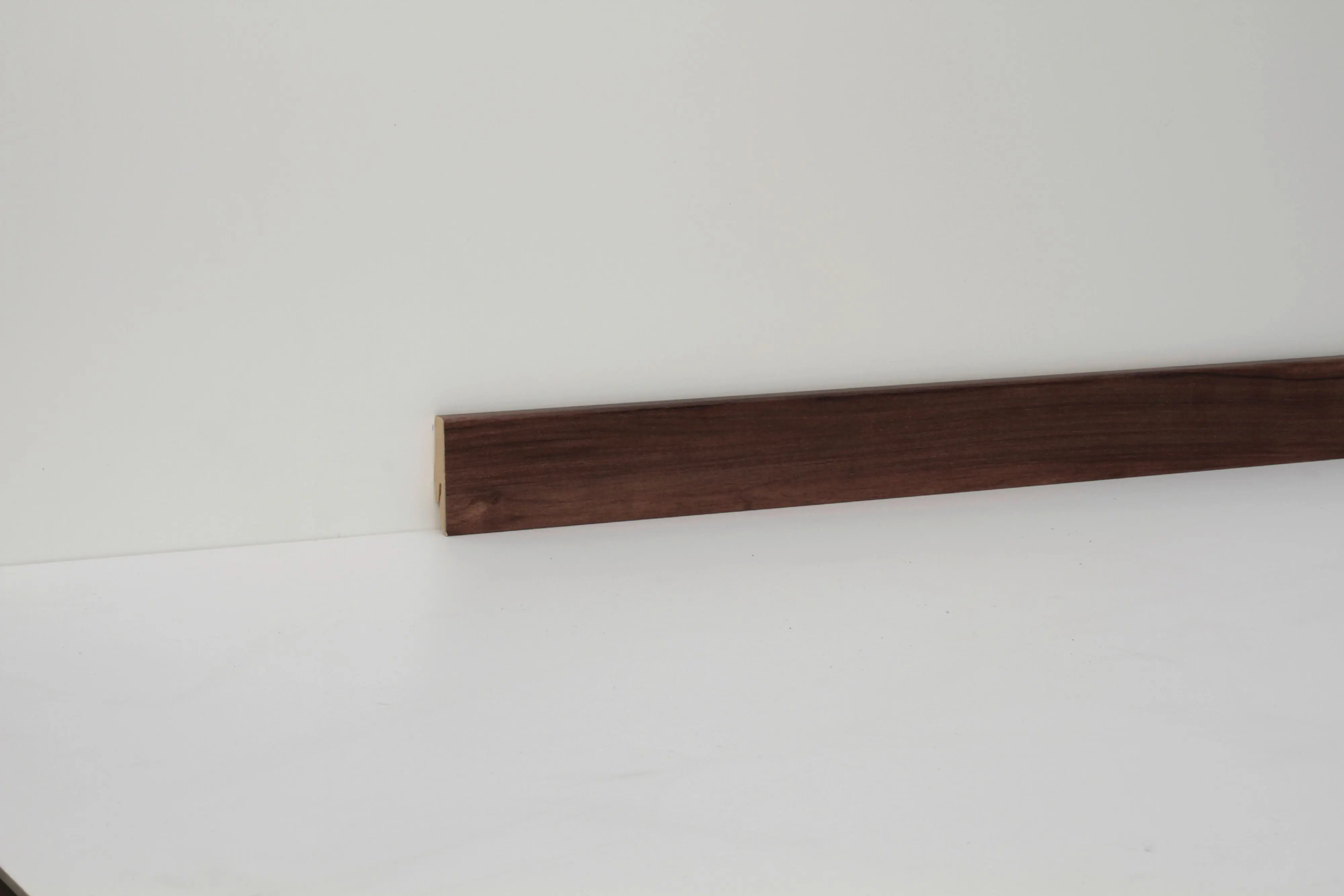 Classen Clip-Fußleiste 240 cm 58 x 19 mm Walnuss natur