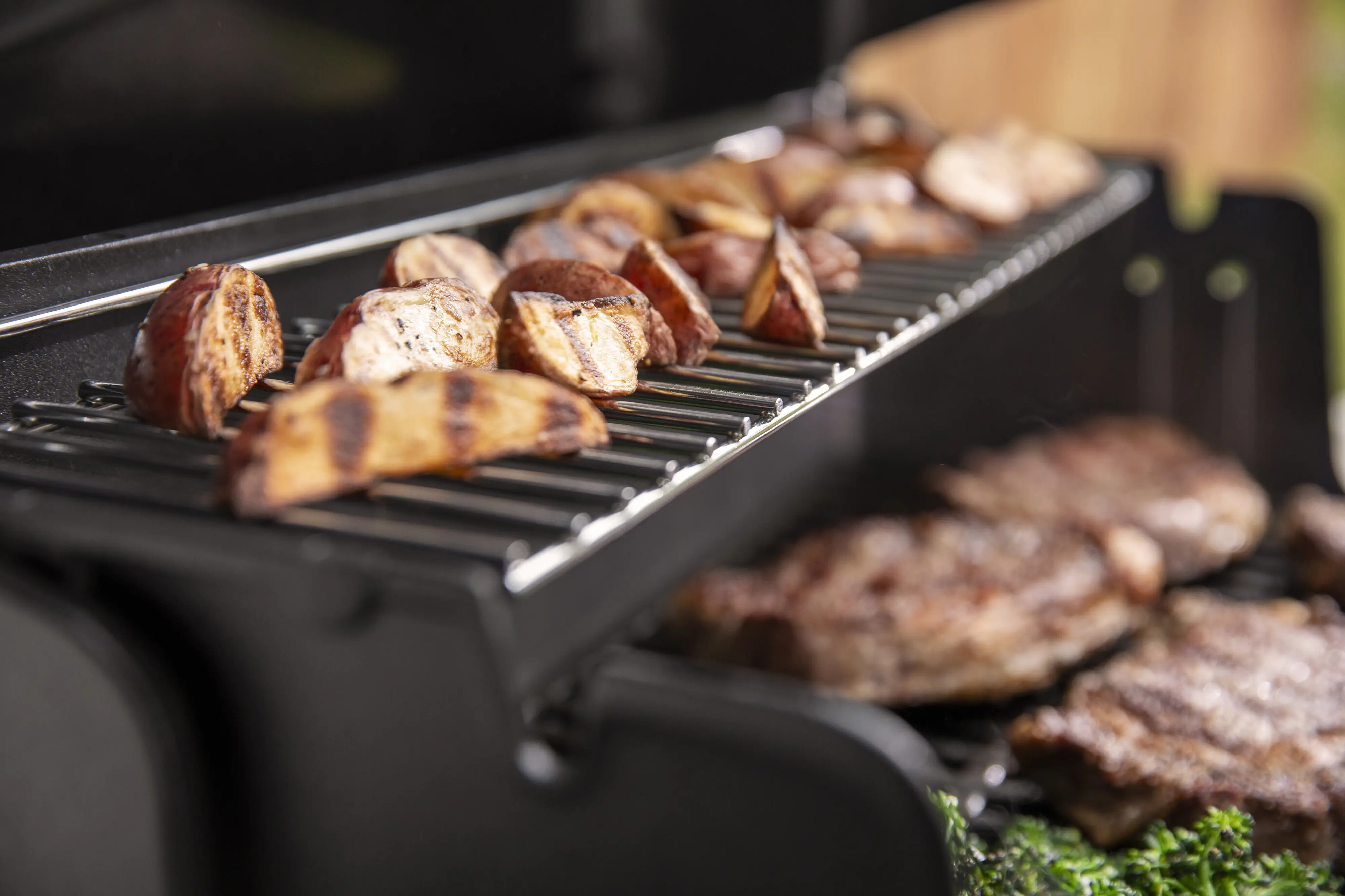 Weber Gasgrill Genesis E-315 Grillfläche: 68 x 48 cm