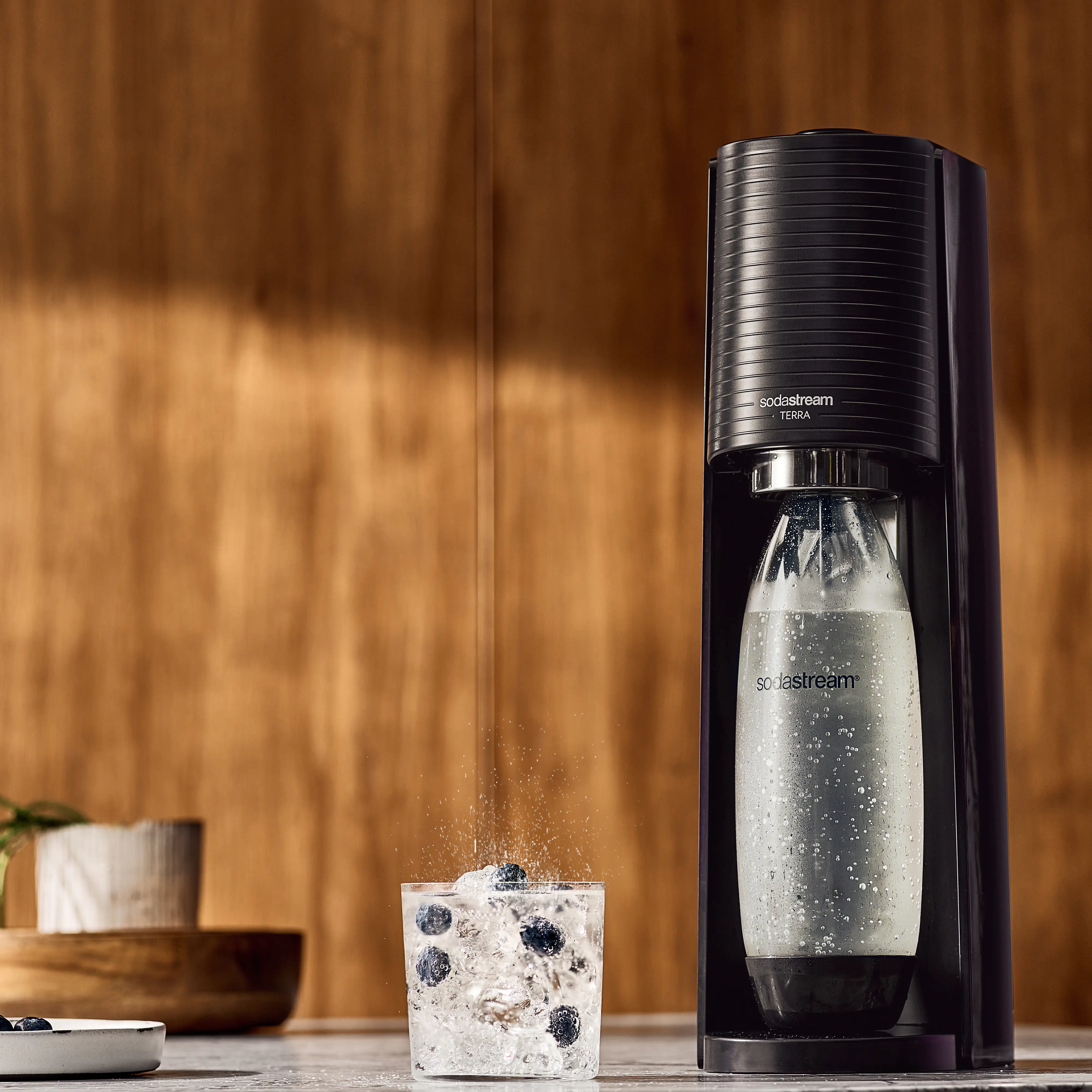 Sodastream Trinkwassersprudler Terra Vorteilspack schwarz mit 3 Flaschen